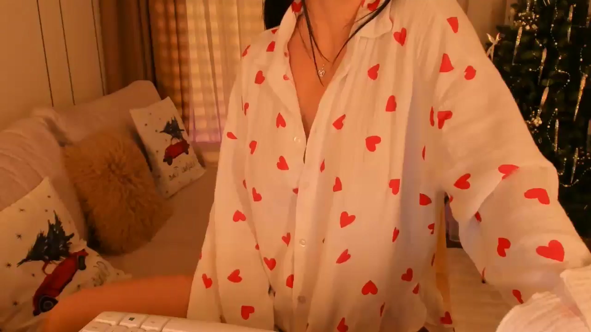 Gallery image thumbnail from Annaliss's myfreecams stream on, 12/04/2025, 20:32 image 19 of 20
