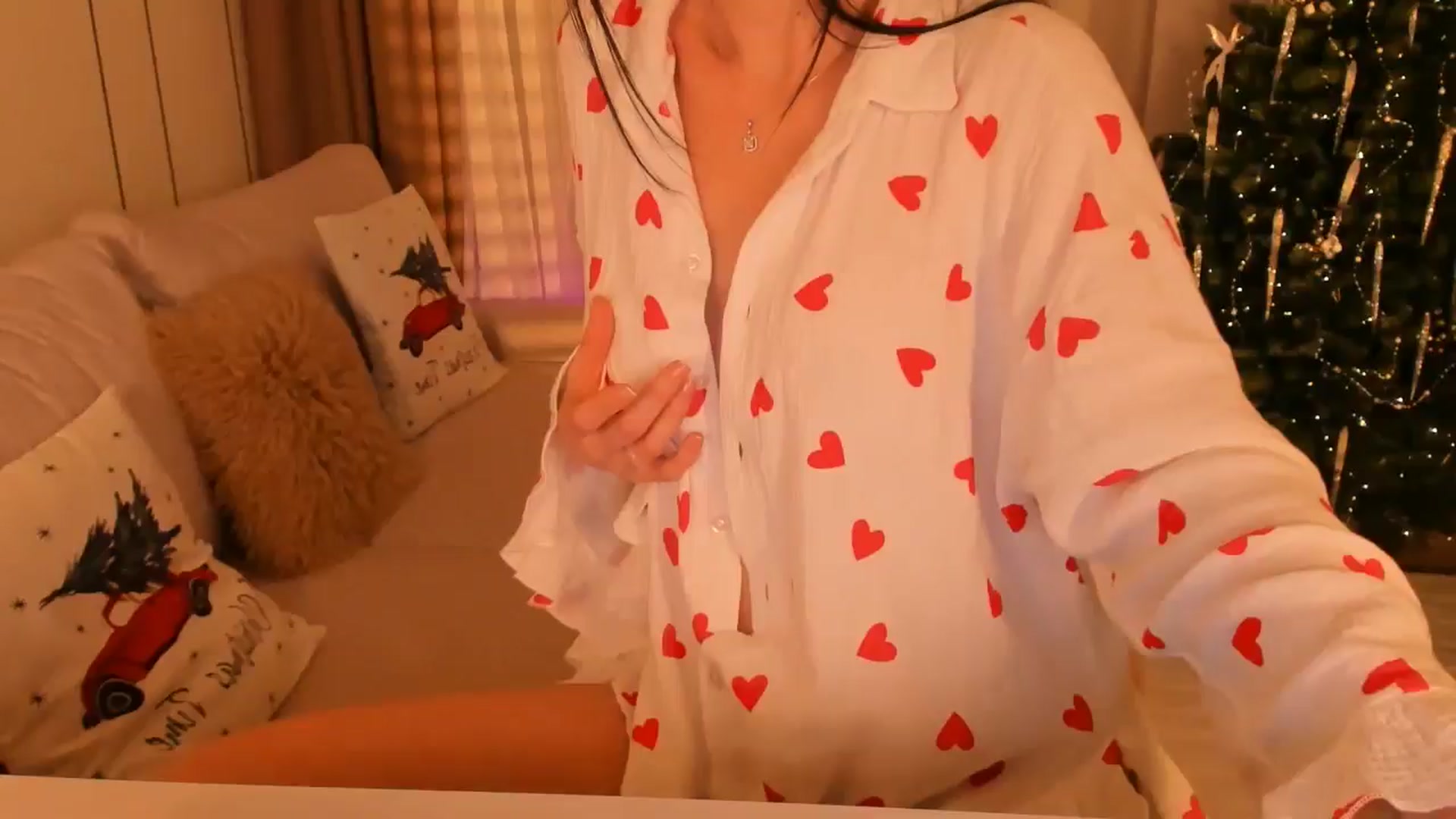 Gallery image thumbnail from Annaliss's myfreecams stream on, 12/04/2025, 20:32 image 15 of 20