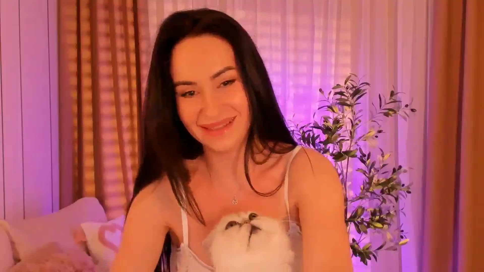 Gallery image thumbnail from Annaliss's myfreecams stream on, 01/06/2026, 16:29 image 5 of 20