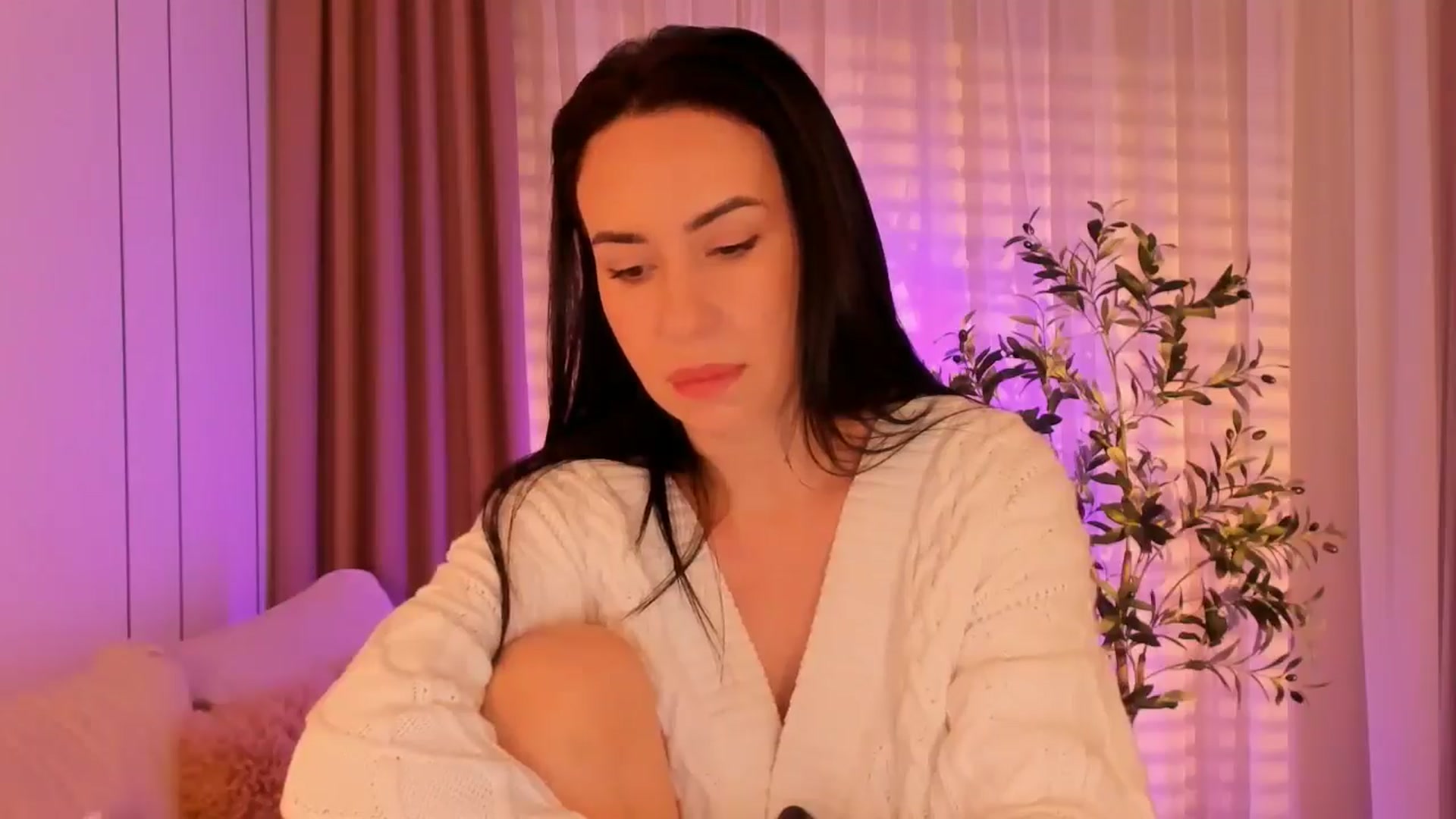 Gallery image thumbnail from Annaliss's myfreecams stream on, 01/11/2026, 08:52 image 13 of 20
