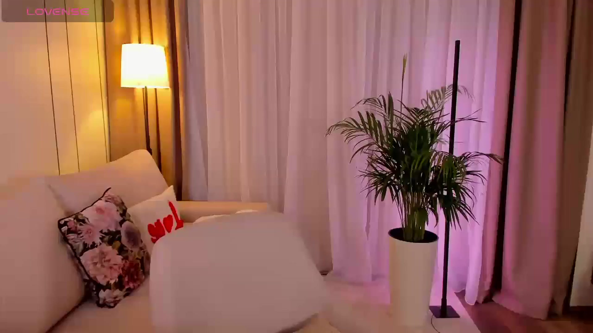 Gallery image thumbnail from Annaliss's myfreecams stream on, 04/01/2026, 17:45 image 3 of 20