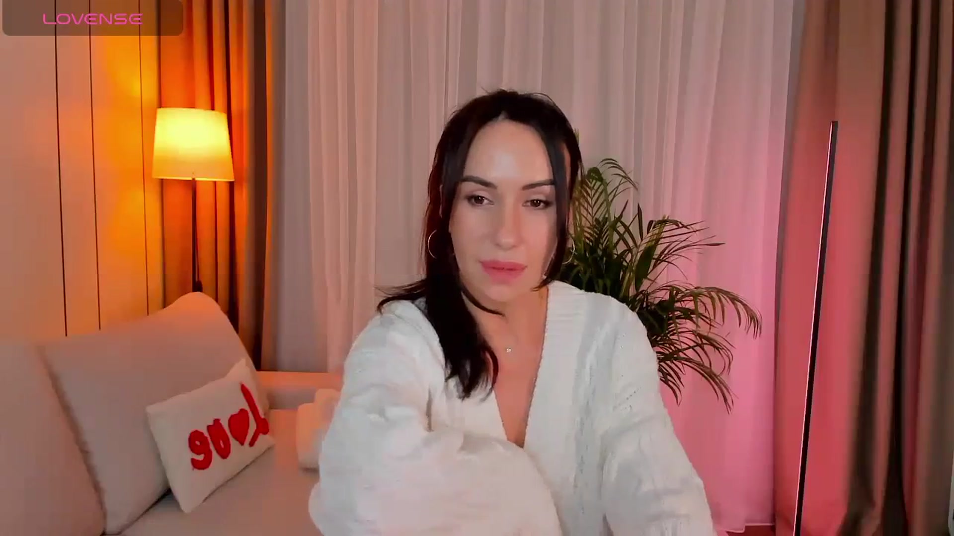 Gallery image thumbnail from Annaliss's myfreecams stream on, 04/10/2026, 20:27 image 14 of 20