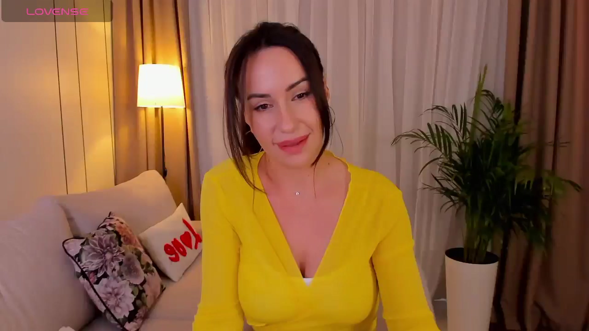 Gallery image thumbnail from Annaliss's myfreecams stream on, 04/17/2026, 11:55 image 4 of 20