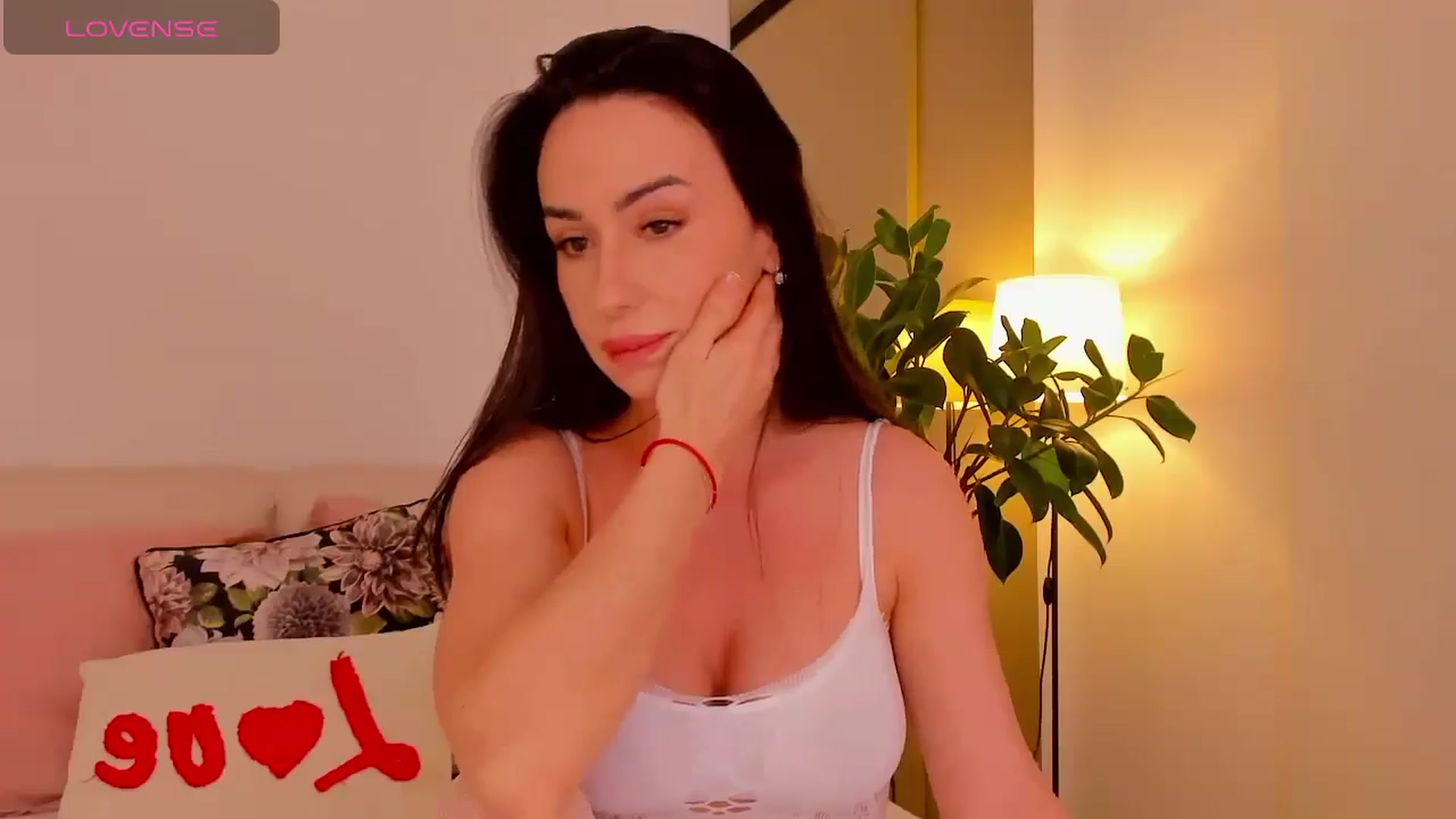 Gallery image thumbnail from Annaliss's myfreecams stream on, 04/30/2026, 18:28 image 5 of 20