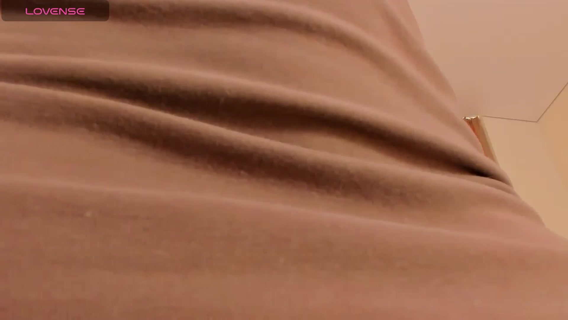 Gallery image thumbnail from Annaliss's myfreecams stream on, 05/06/2026, 06:05 image 16 of 20