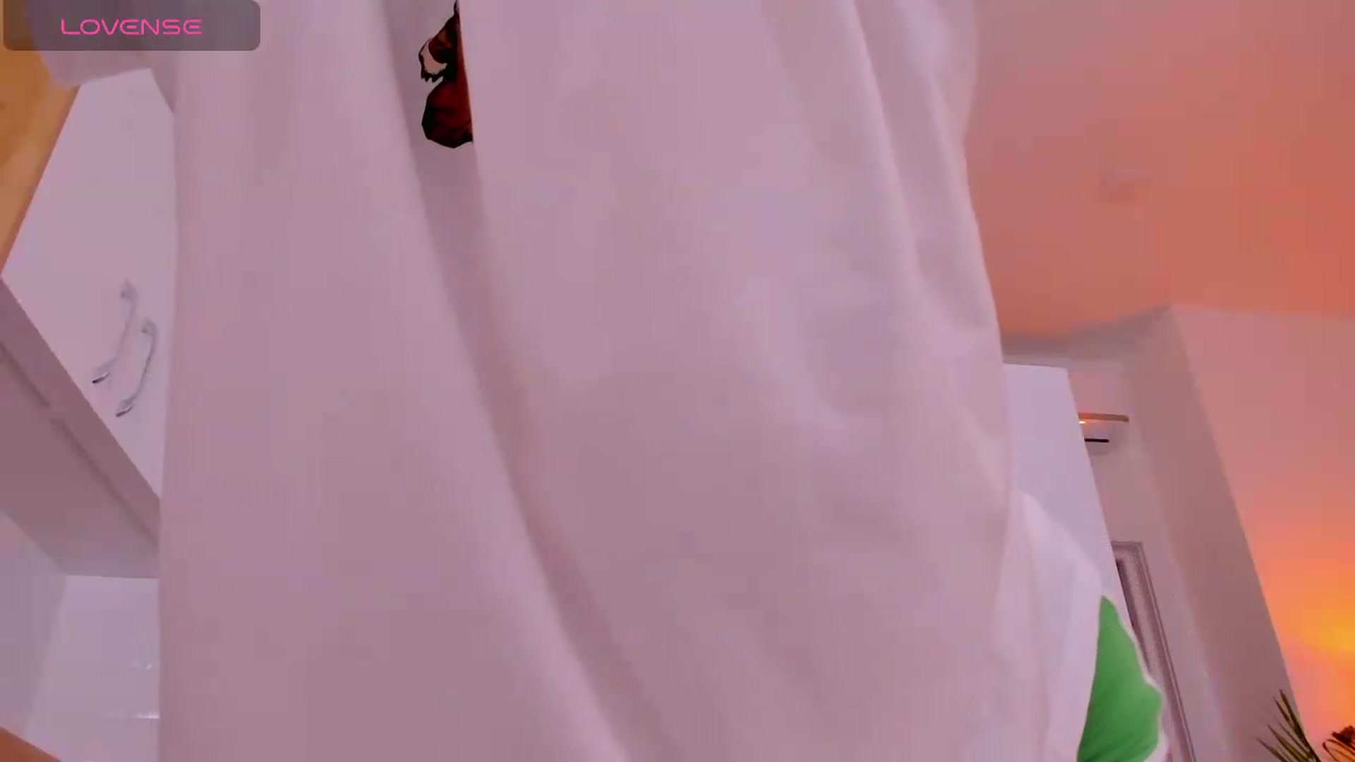 Gallery image thumbnail from Annaliss's myfreecams stream on, 05/20/2026, 17:27 image 18 of 20