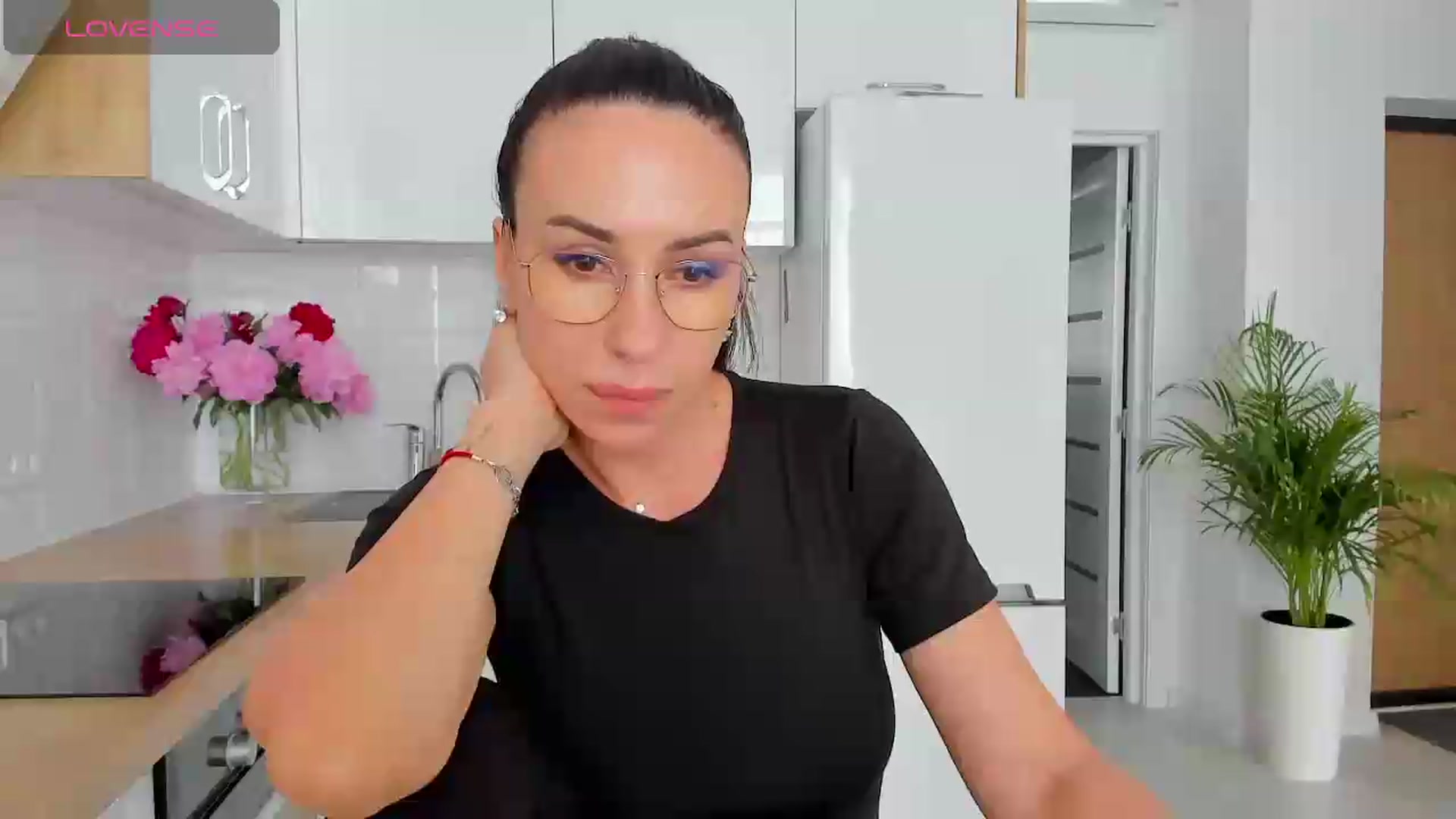 Gallery image thumbnail from Annaliss's myfreecams stream on, 05/23/2026, 10:41 image 1 of 20