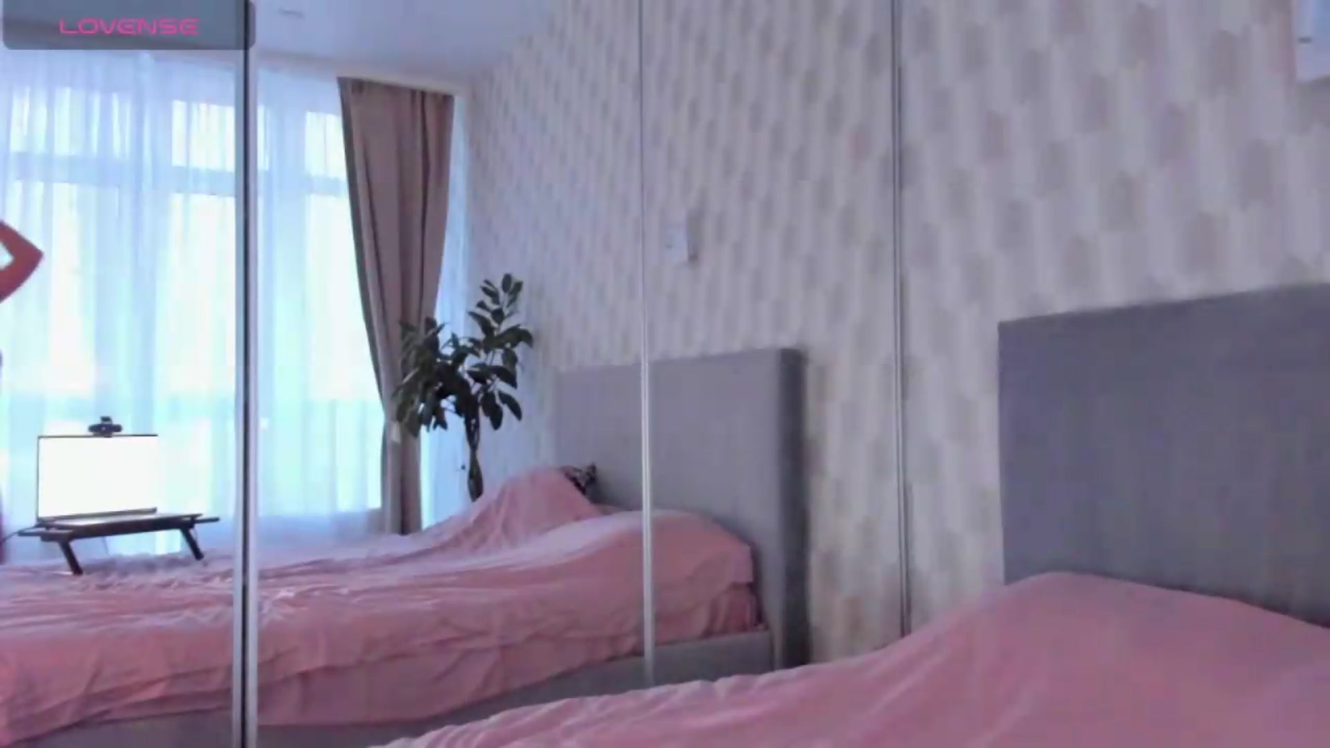 Gallery image thumbnail from Annaliss's myfreecams stream on, 05/23/2026, 17:17 image 18 of 20