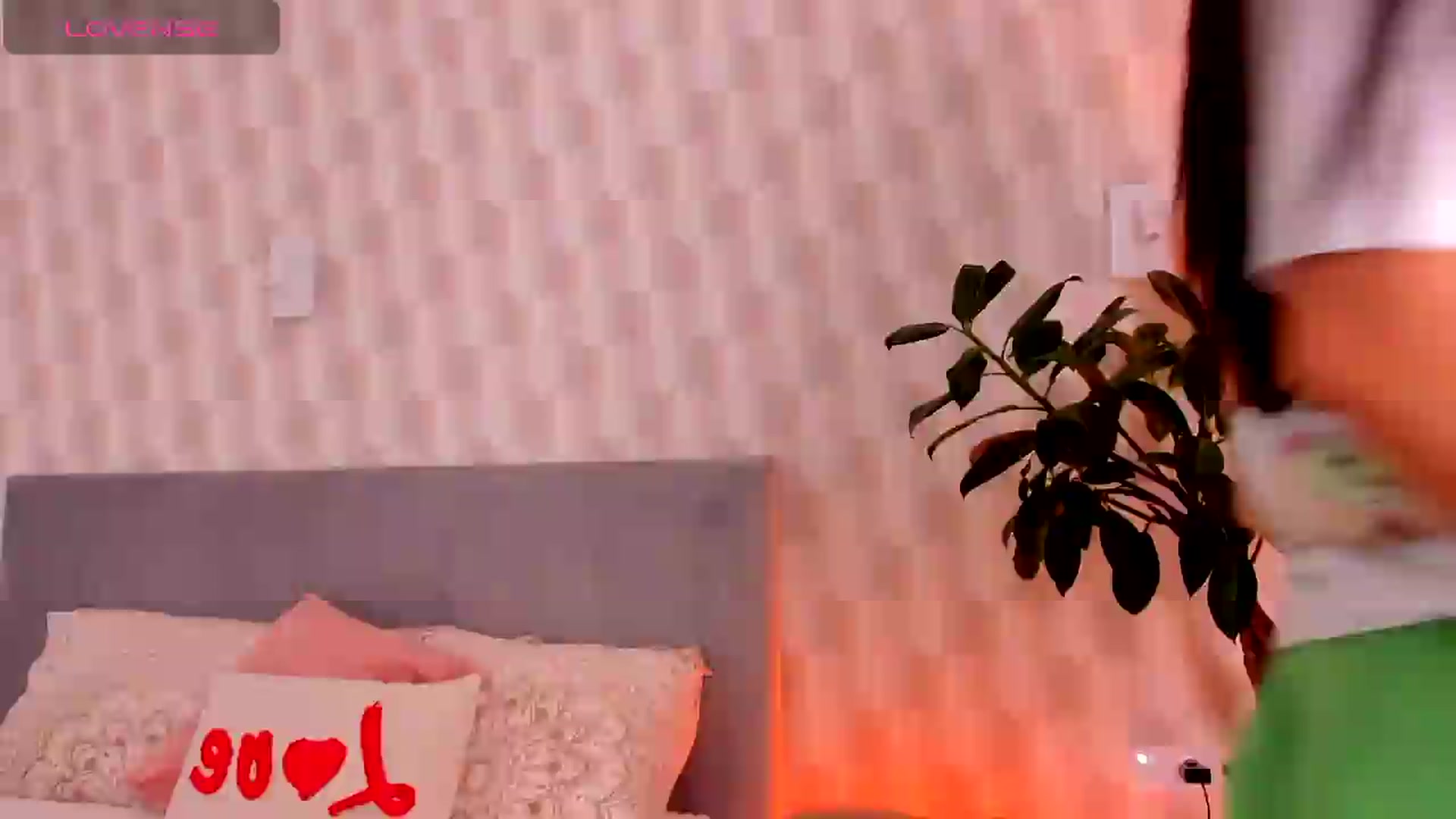 Gallery image thumbnail from Annaliss's myfreecams stream on, 06/16/2026, 05:42 image 16 of 20