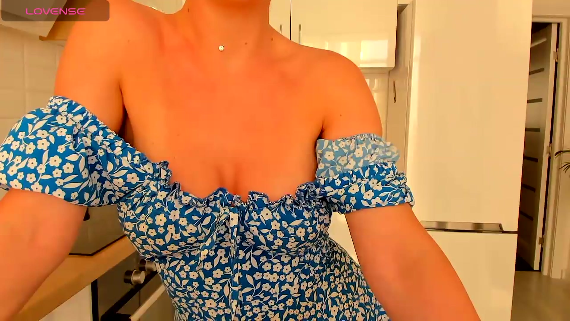 Gallery image thumbnail from Annaliss's myfreecams stream on, 06/27/2026, 17:27 image 17 of 20