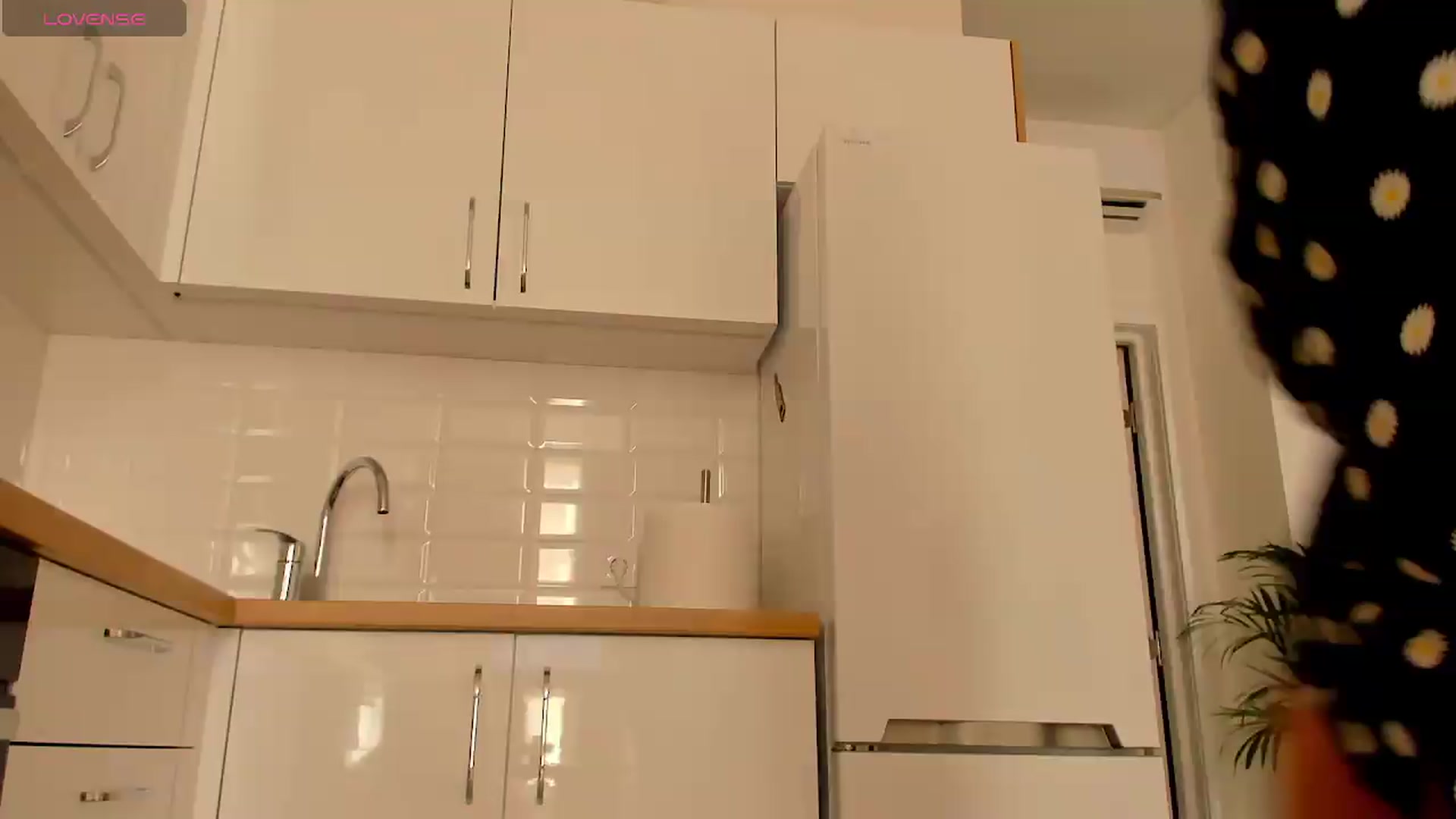 Gallery image thumbnail from Annaliss's myfreecams stream on, 08/04/2026, 17:17 image 6 of 20