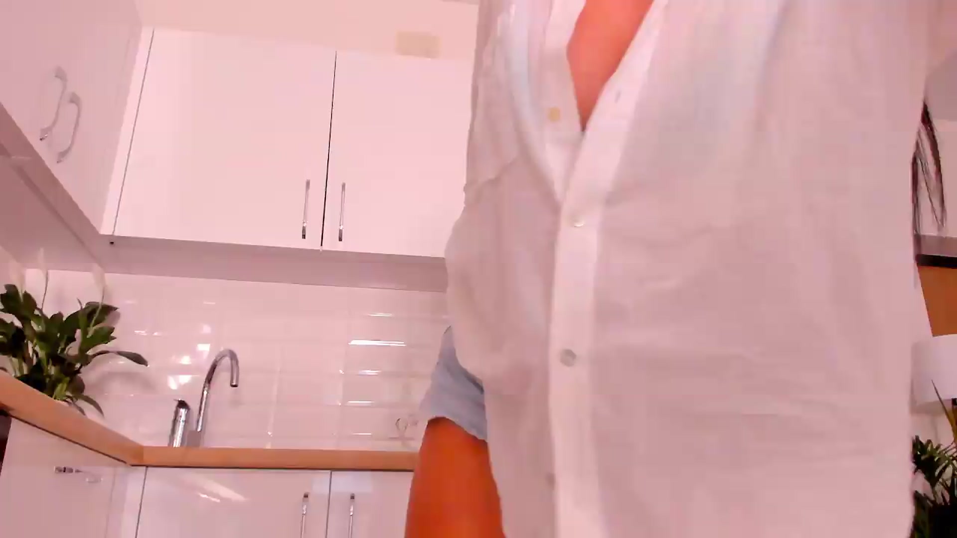 Gallery image thumbnail from Annaliss's myfreecams stream on, 08/12/2026, 17:40 image 12 of 20