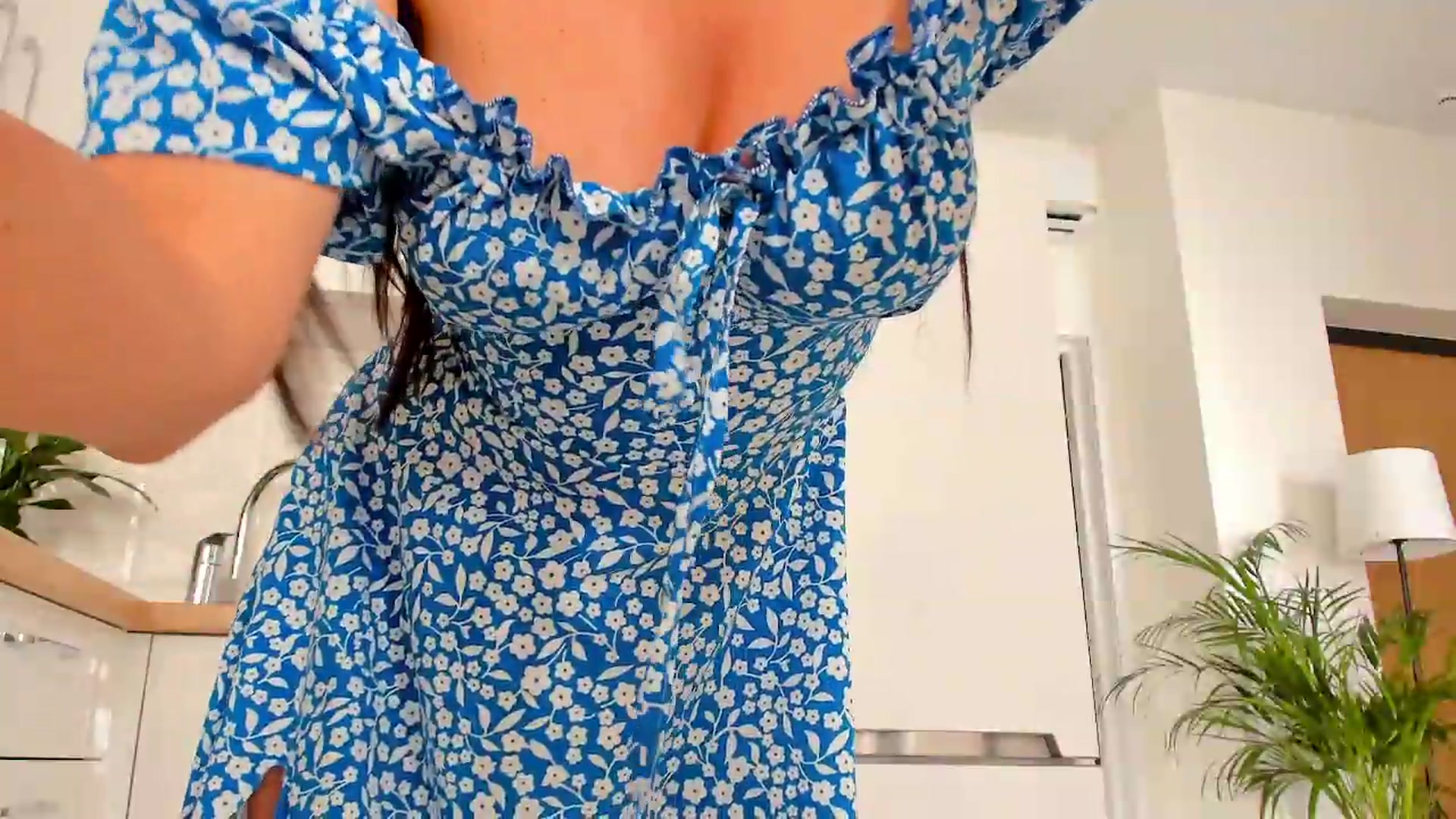 Gallery image thumbnail from Annaliss's myfreecams stream on, 08/15/2026, 15:28 image 15 of 20