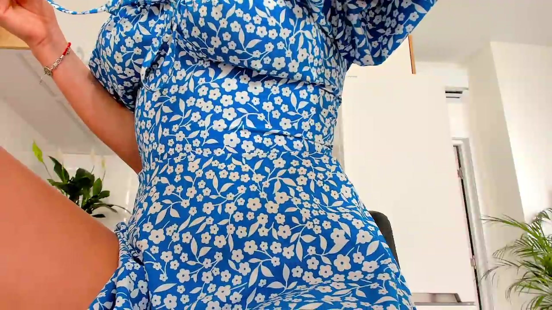 Gallery image thumbnail from Annaliss's myfreecams stream on, 08/15/2026, 15:28 image 6 of 20
