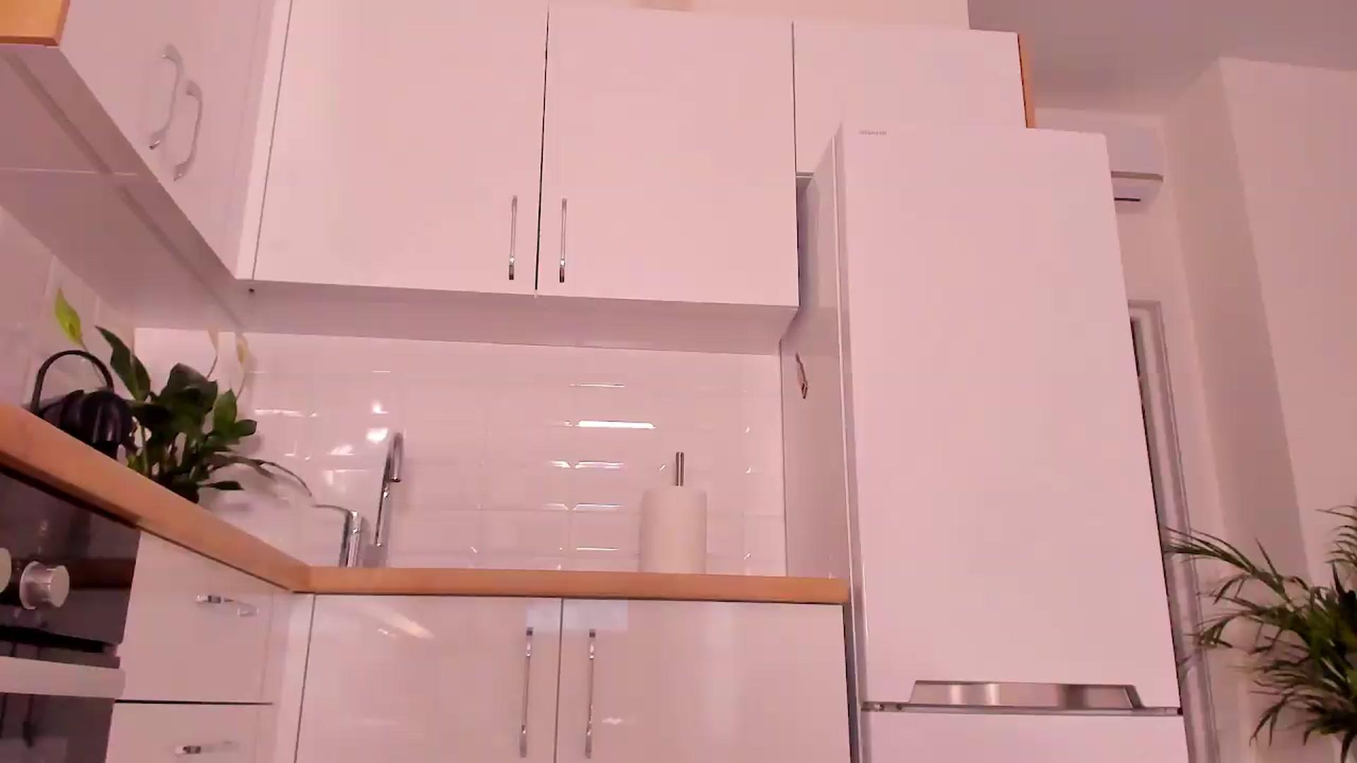Gallery image thumbnail from Annaliss's myfreecams stream on, 08/17/2026, 17:24 image 2 of 20
