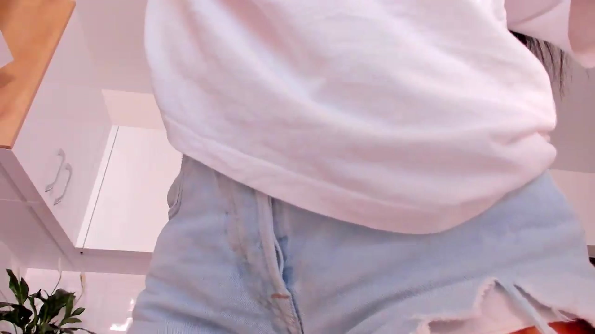 Gallery image thumbnail from Annaliss's myfreecams stream on, 08/20/2026, 17:12 image 13 of 20
