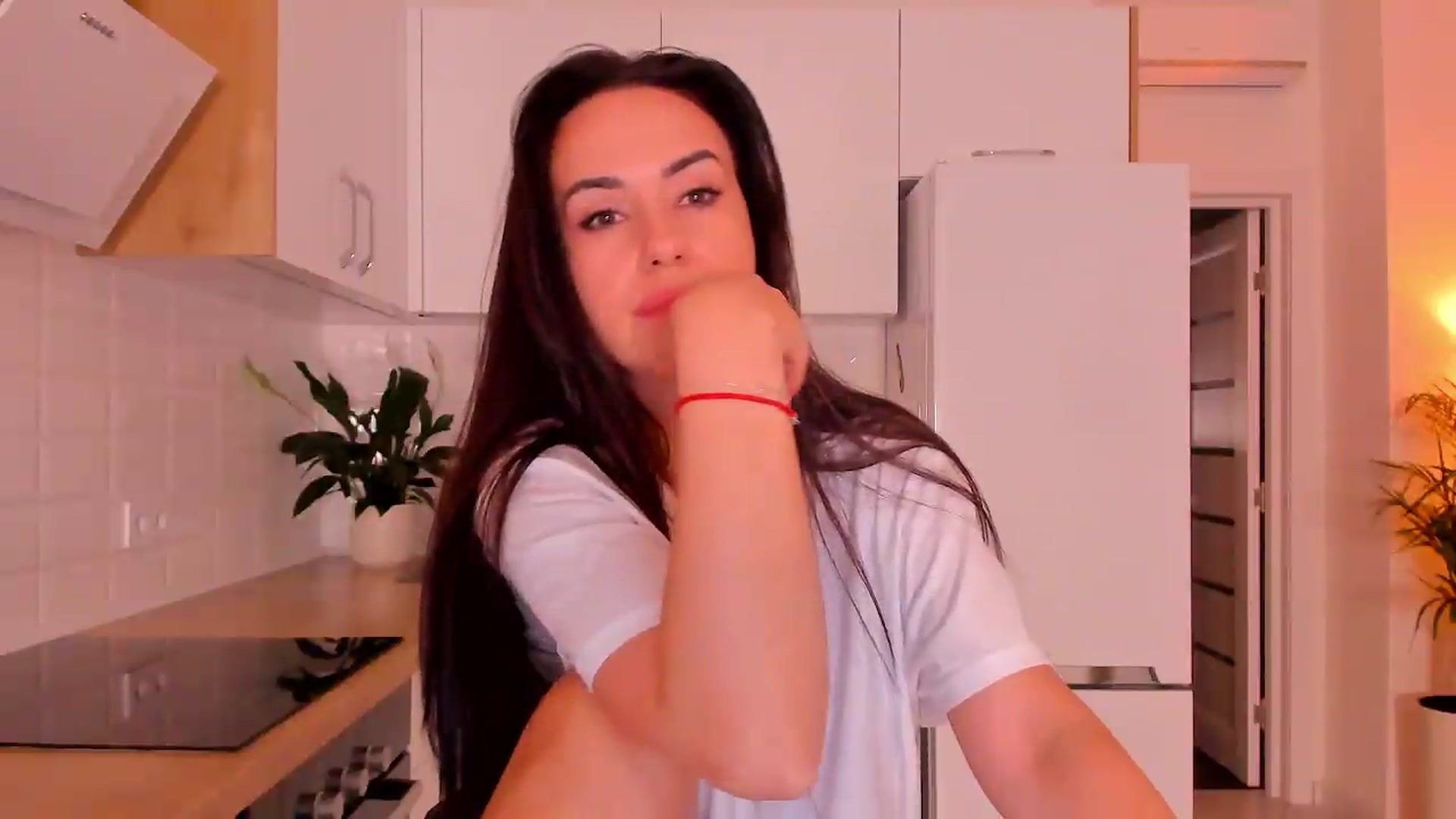 Gallery image thumbnail from Annaliss's myfreecams stream on, 08/20/2026, 17:56 image 6 of 20