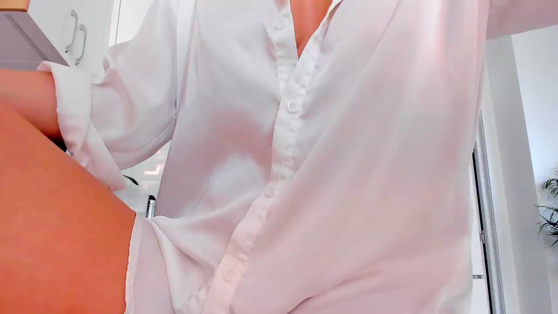Gallery image thumbnail from Annaliss's myfreecams stream on, 08/21/2026, 05:07 image 13 of 20