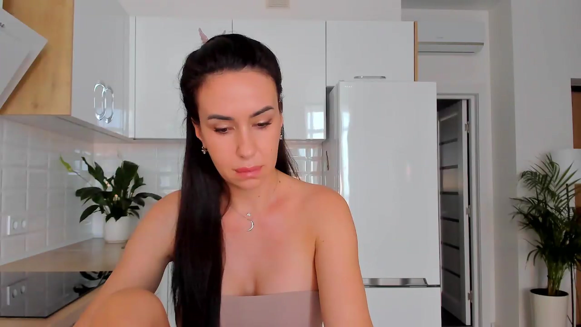 Gallery image thumbnail from Annaliss's myfreecams stream on, 08/22/2026, 16:15 image 2 of 20