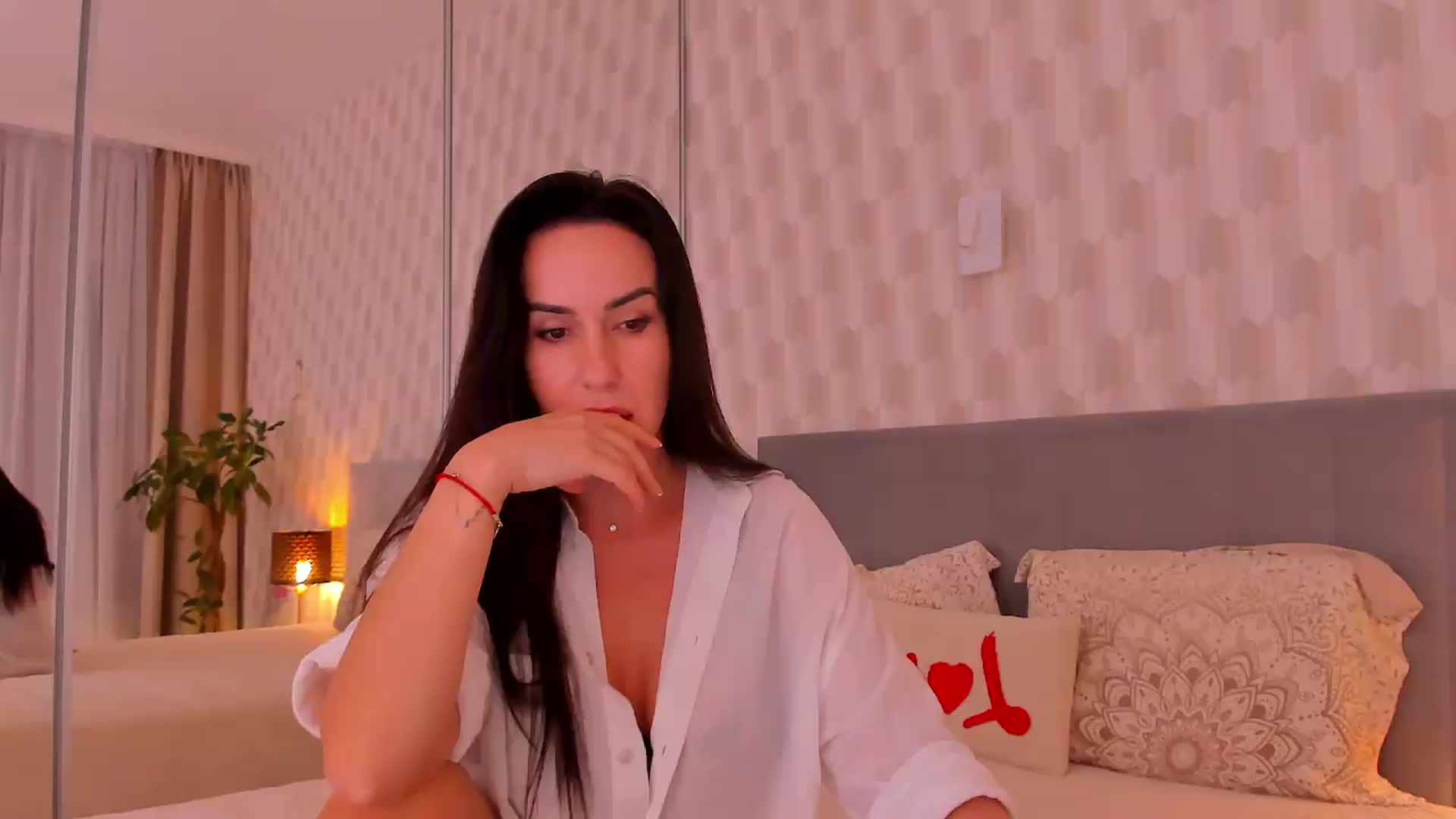 Gallery image thumbnail from Annaliss's myfreecams stream on, 08/24/2026, 18:06 image 7 of 20