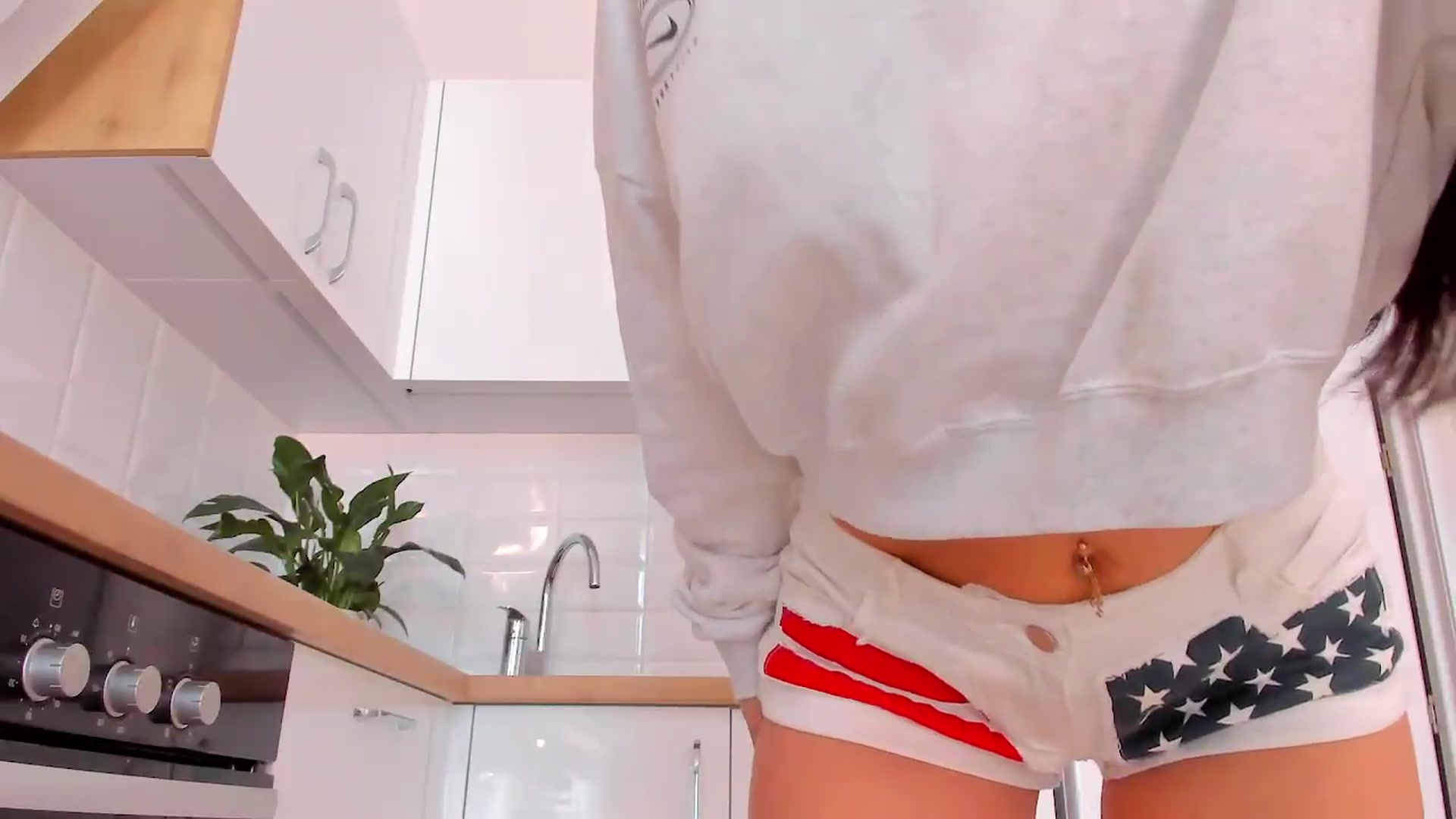 Gallery image thumbnail from Annaliss's myfreecams stream on, 09/16/2026, 06:12 image 13 of 20
