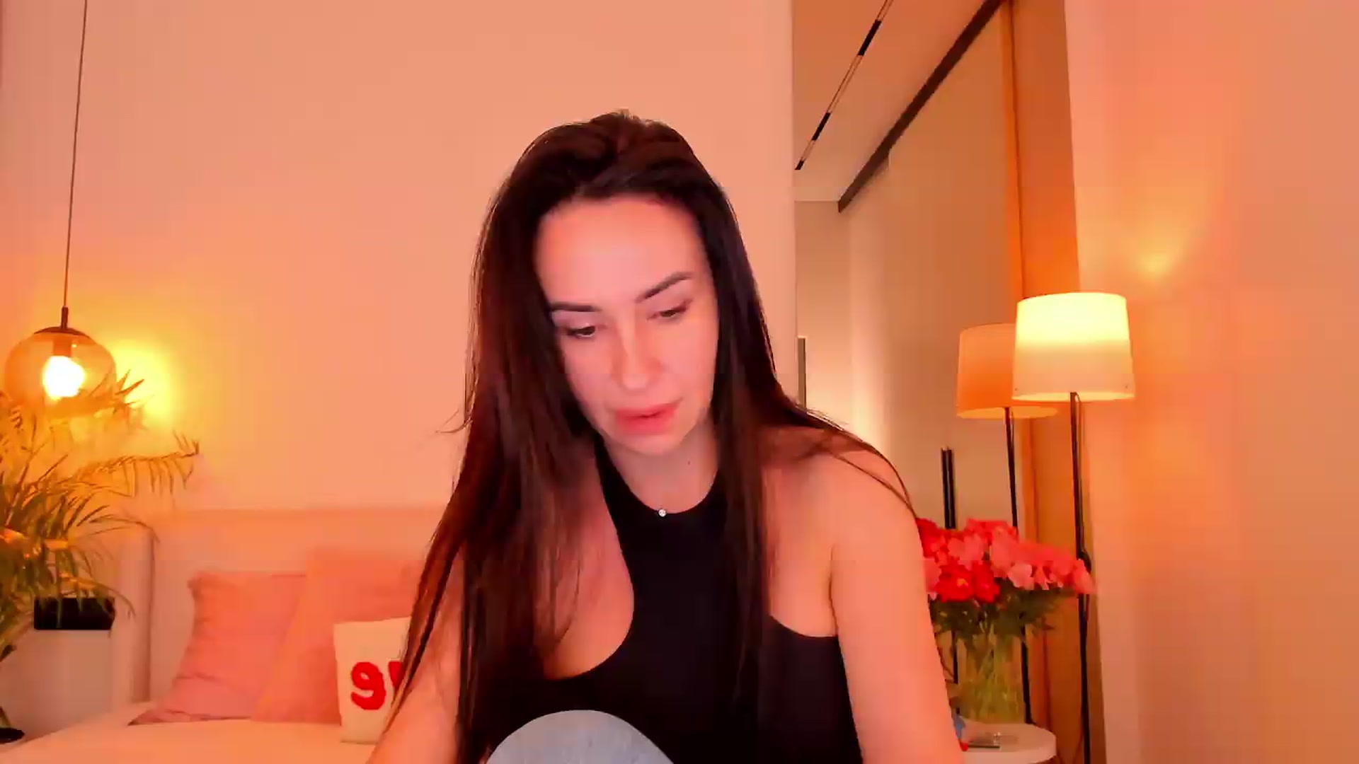 Gallery image thumbnail from Annaliss's myfreecams stream on, 10/02/2026, 17:21 image 11 of 20