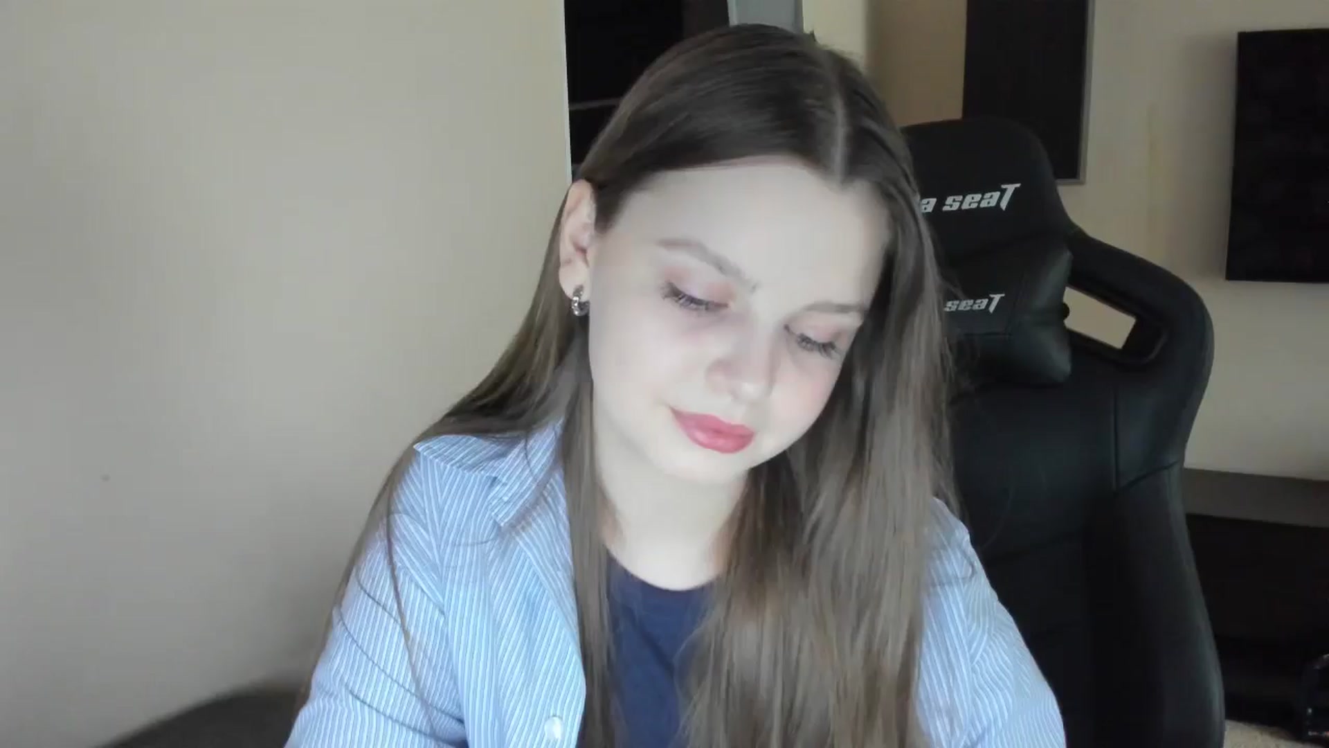 Gallery image thumbnail from Annaneon's myfreecams stream on, 06/03/2025, 12:07 image 8 of 20