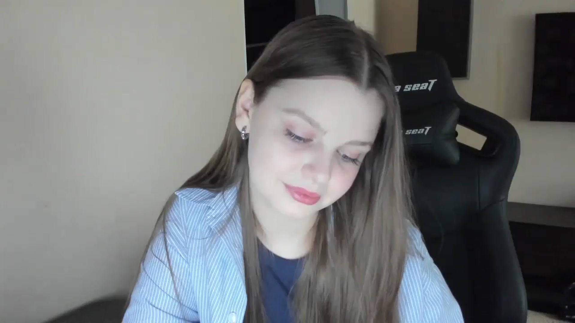 Gallery image thumbnail from Annaneon's myfreecams stream on, 06/03/2025, 12:07 image 9 of 20