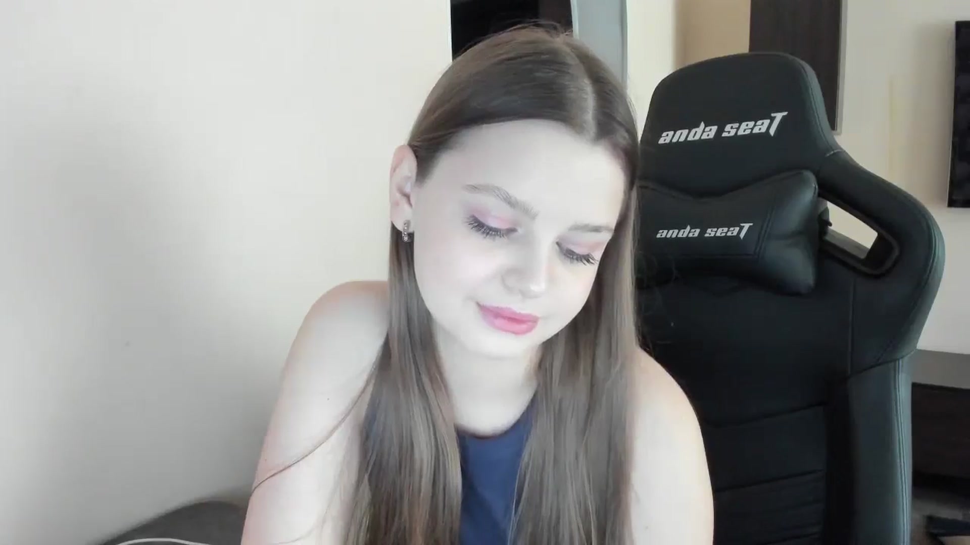 Gallery image thumbnail from Annaneon's myfreecams stream on, 06/05/2025, 09:25 image 20 of 20