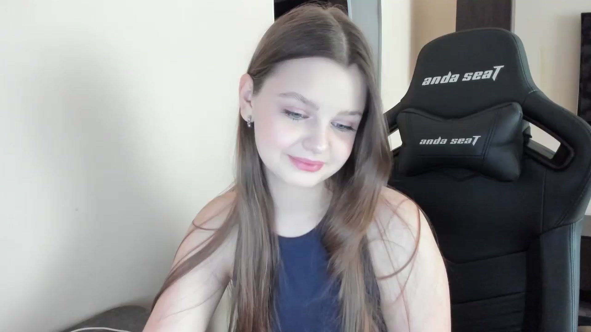 Gallery image thumbnail from Annaneon's myfreecams stream on, 06/05/2025, 10:45 image 6 of 20