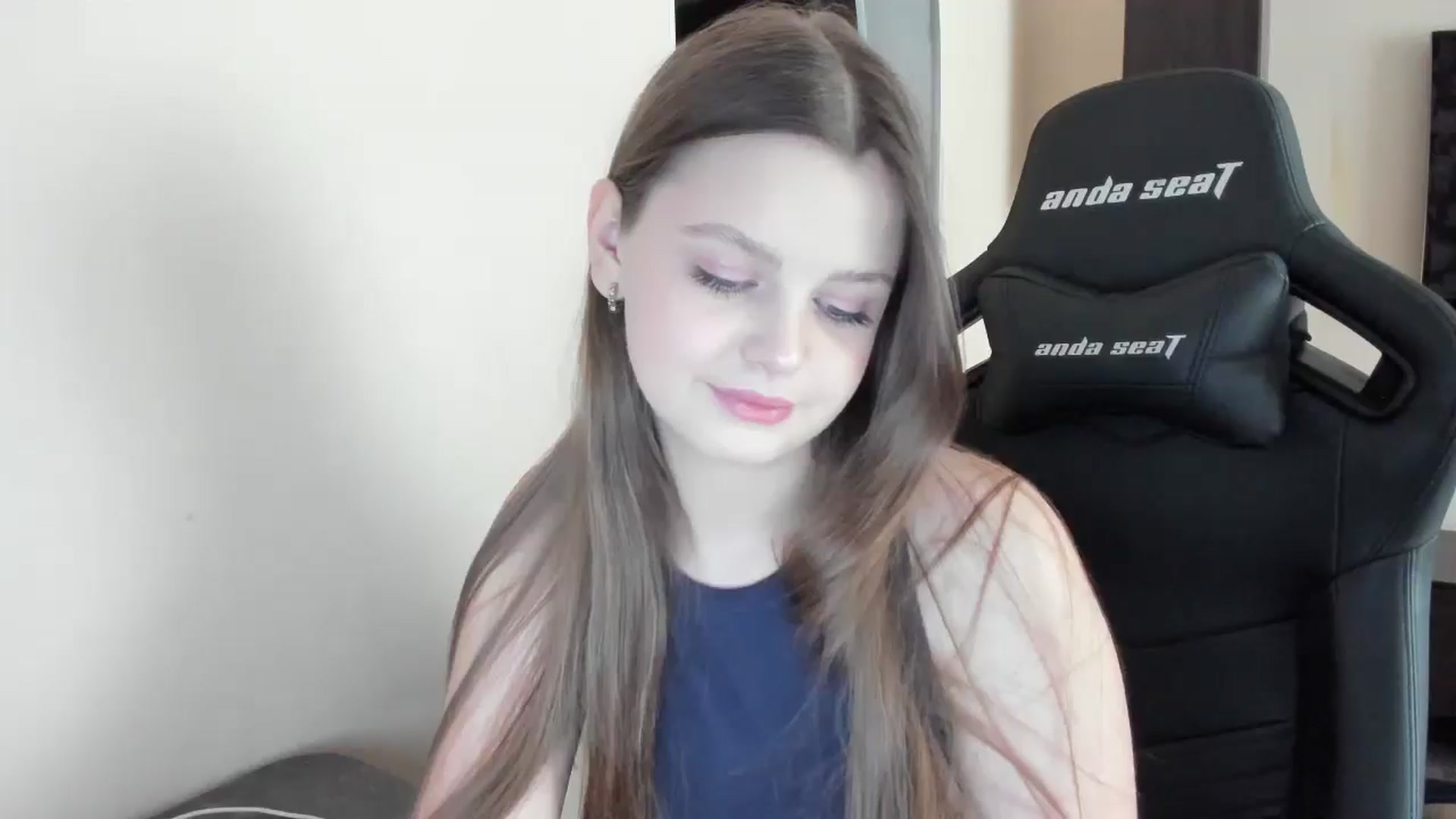 Gallery image thumbnail from Annaneon's myfreecams stream on, 06/05/2025, 10:45 image 4 of 20