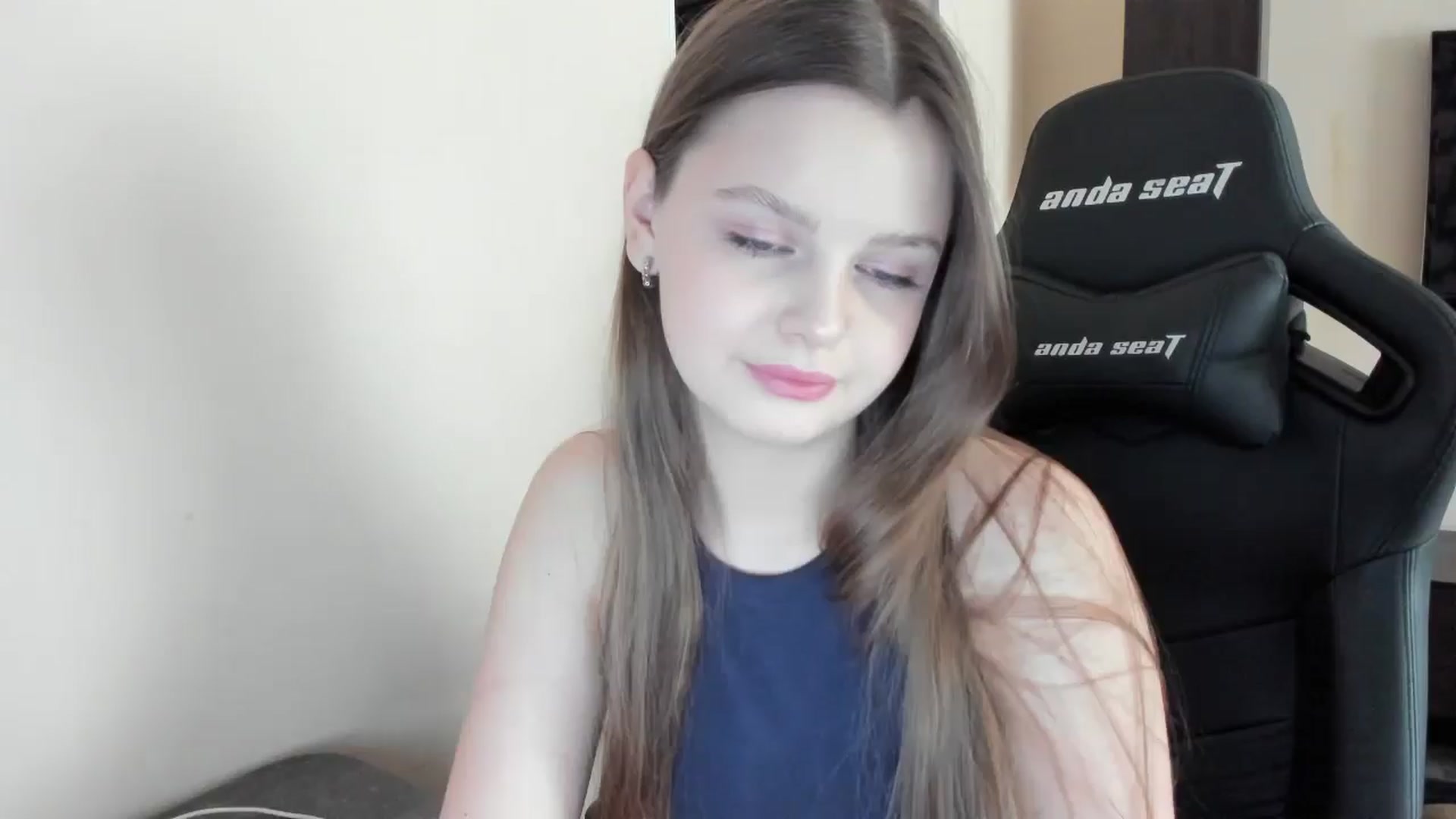 Gallery image thumbnail from Annaneon's myfreecams stream on, 06/05/2025, 10:45 image 1 of 20