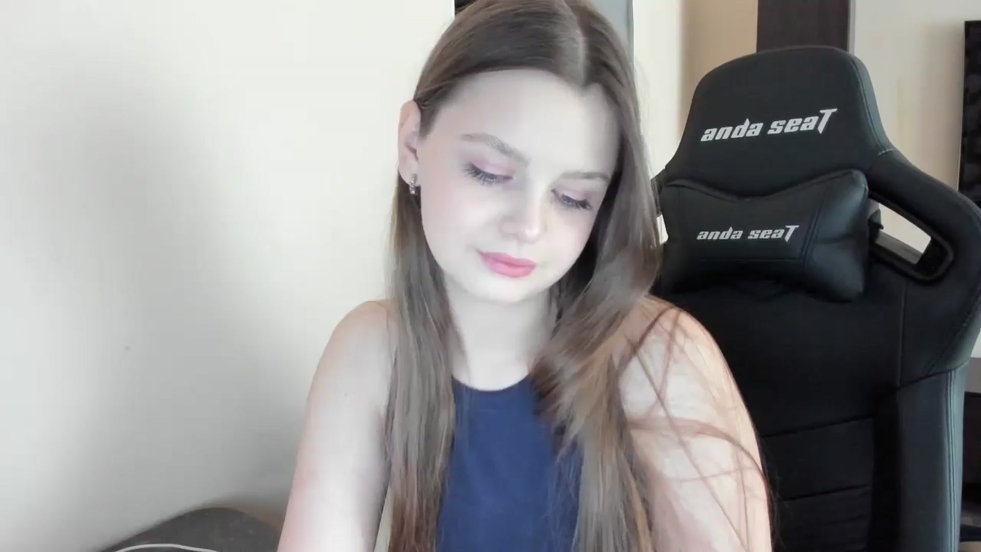 Gallery image thumbnail from Annaneon's myfreecams stream on, 06/05/2025, 10:45 image 2 of 20