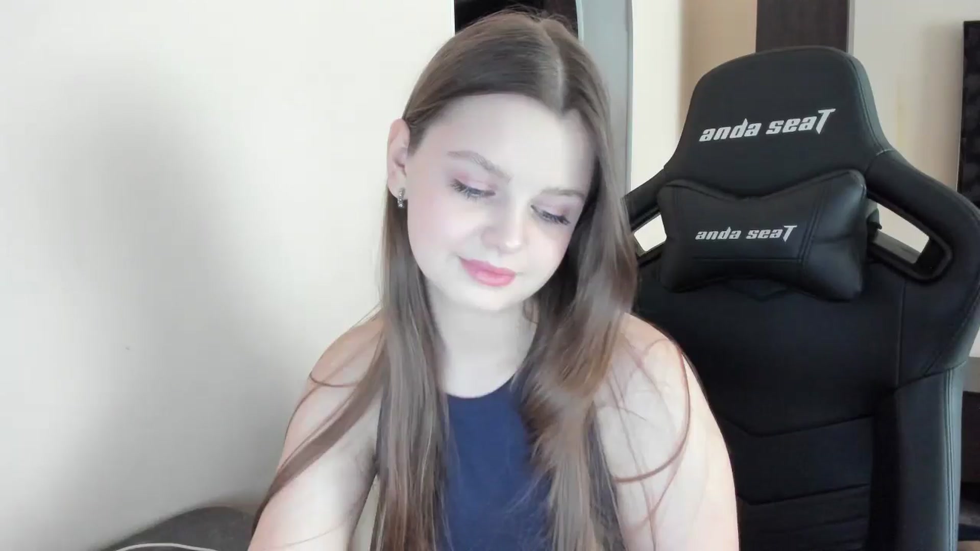 Gallery image thumbnail from Annaneon's myfreecams stream on, 06/05/2025, 10:45 image 7 of 20