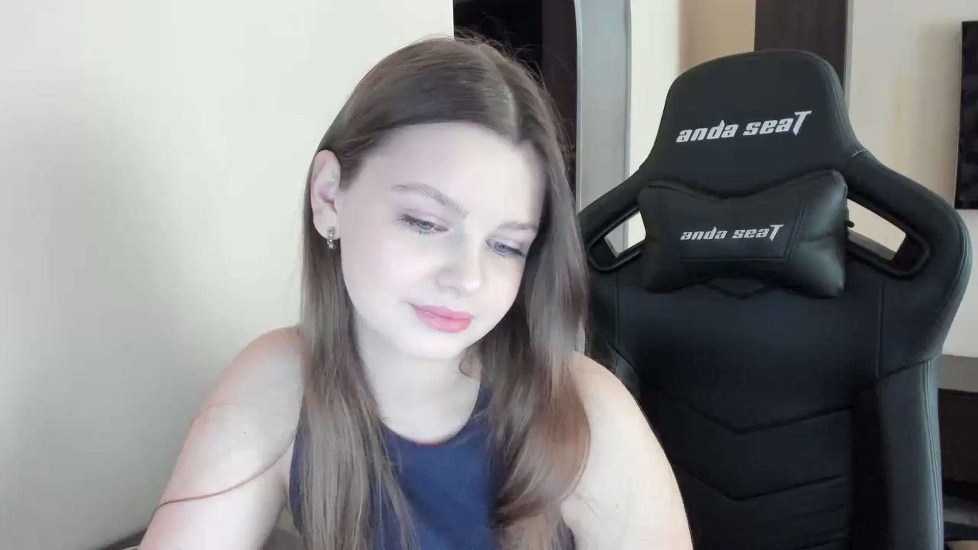 Gallery image thumbnail from Annaneon's myfreecams stream on, 06/05/2025, 10:45 image 11 of 20