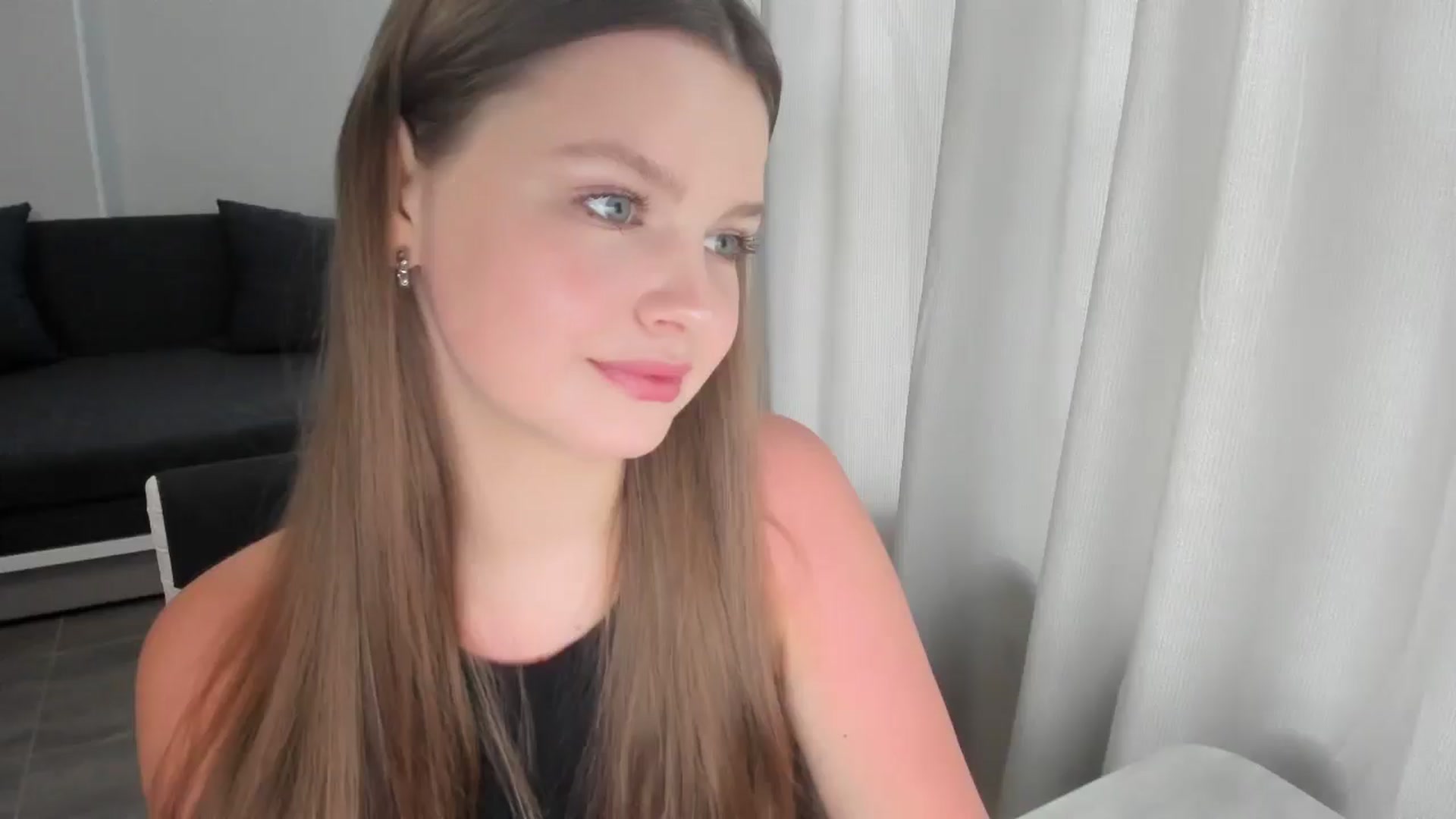 Gallery image thumbnail from Annaneon's myfreecams stream on, 06/10/2025, 08:32 image 20 of 20