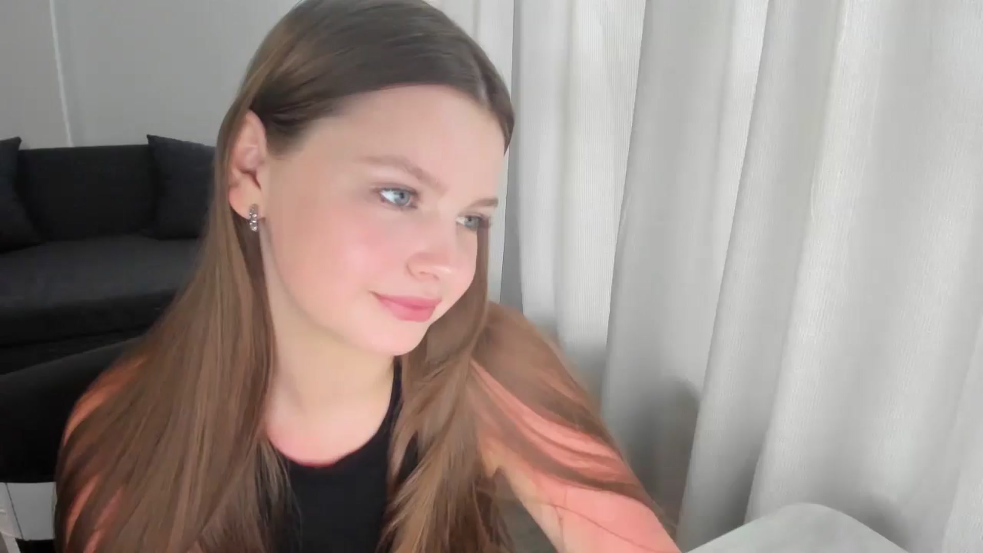 Gallery image thumbnail from Annaneon's myfreecams stream on, 06/10/2025, 09:06 image 20 of 20