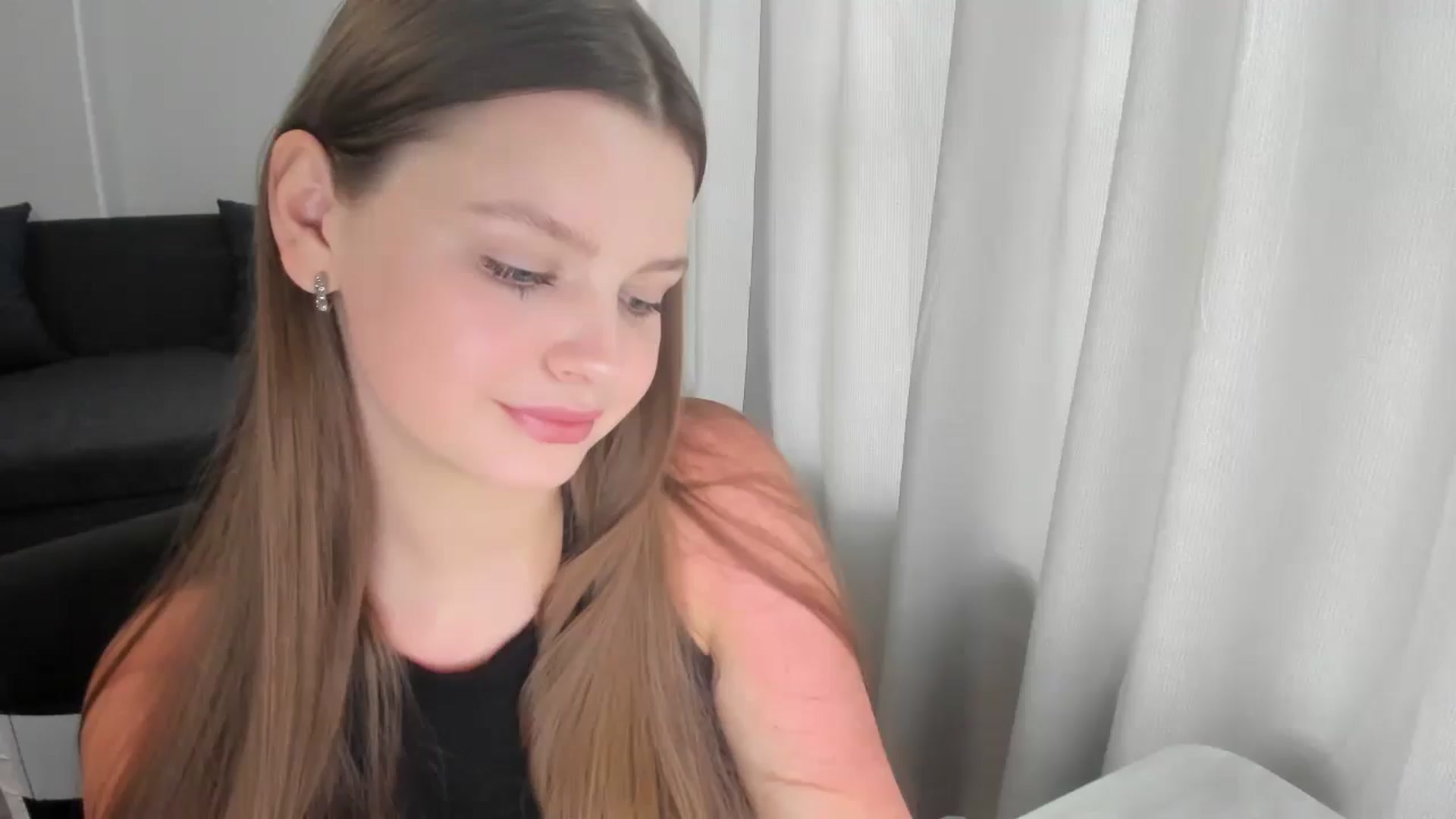 Gallery image thumbnail from Annaneon's myfreecams stream on, 06/10/2025, 09:06 image 8 of 20