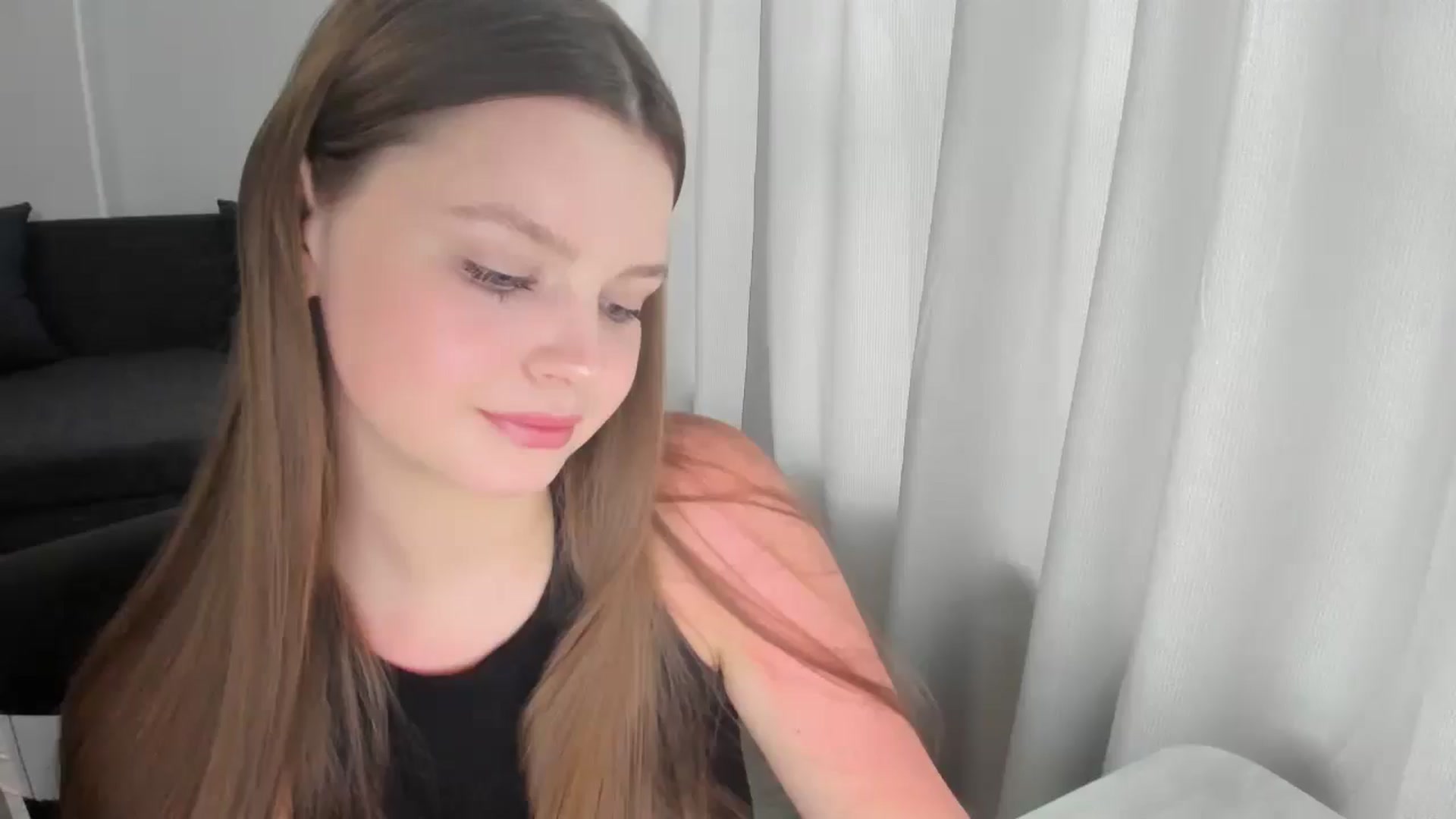 Gallery image thumbnail from Annaneon's myfreecams stream on, 06/10/2025, 09:06 image 10 of 20