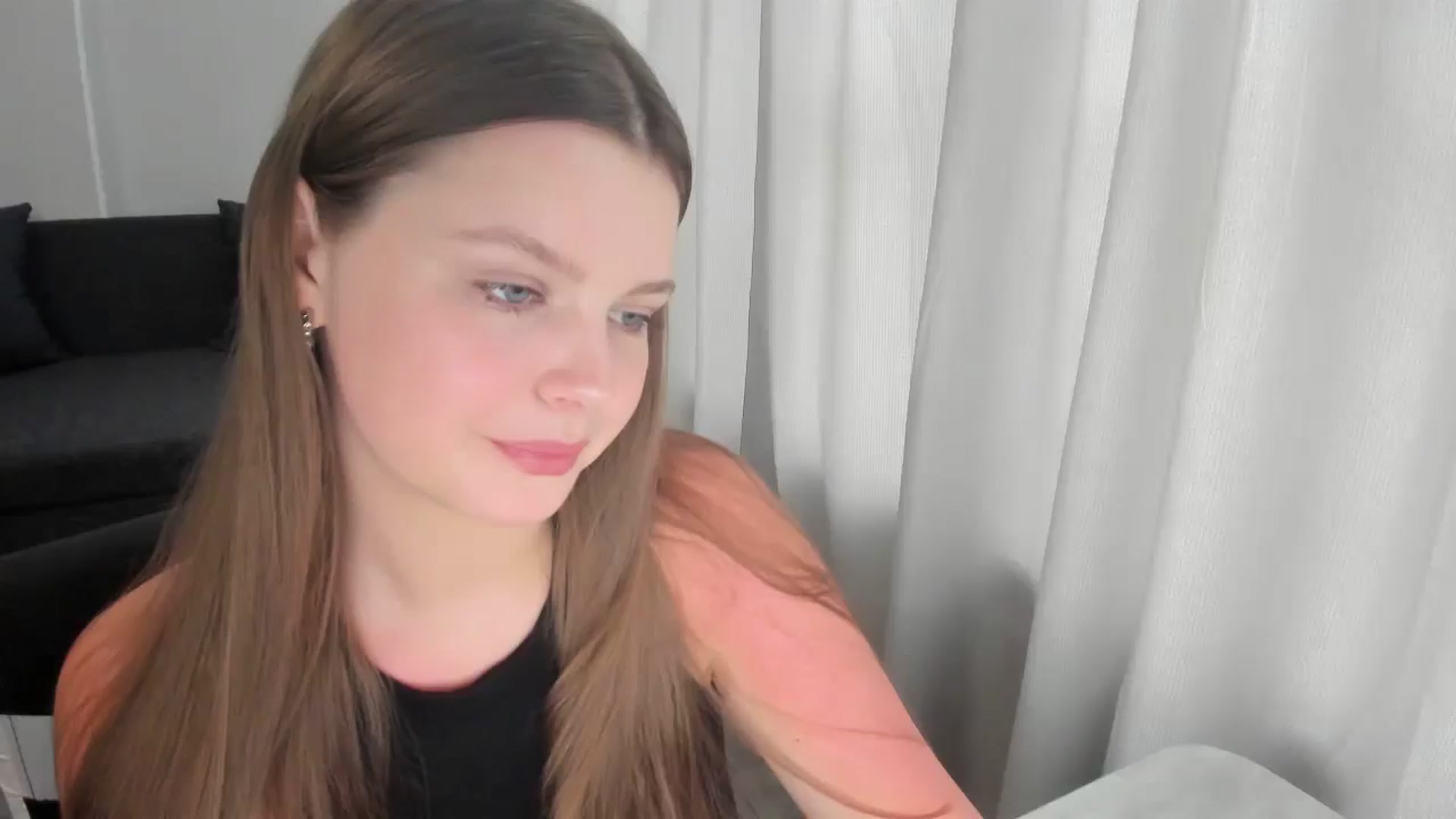 Gallery image thumbnail from Annaneon's myfreecams stream on, 06/10/2025, 09:06 image 18 of 20