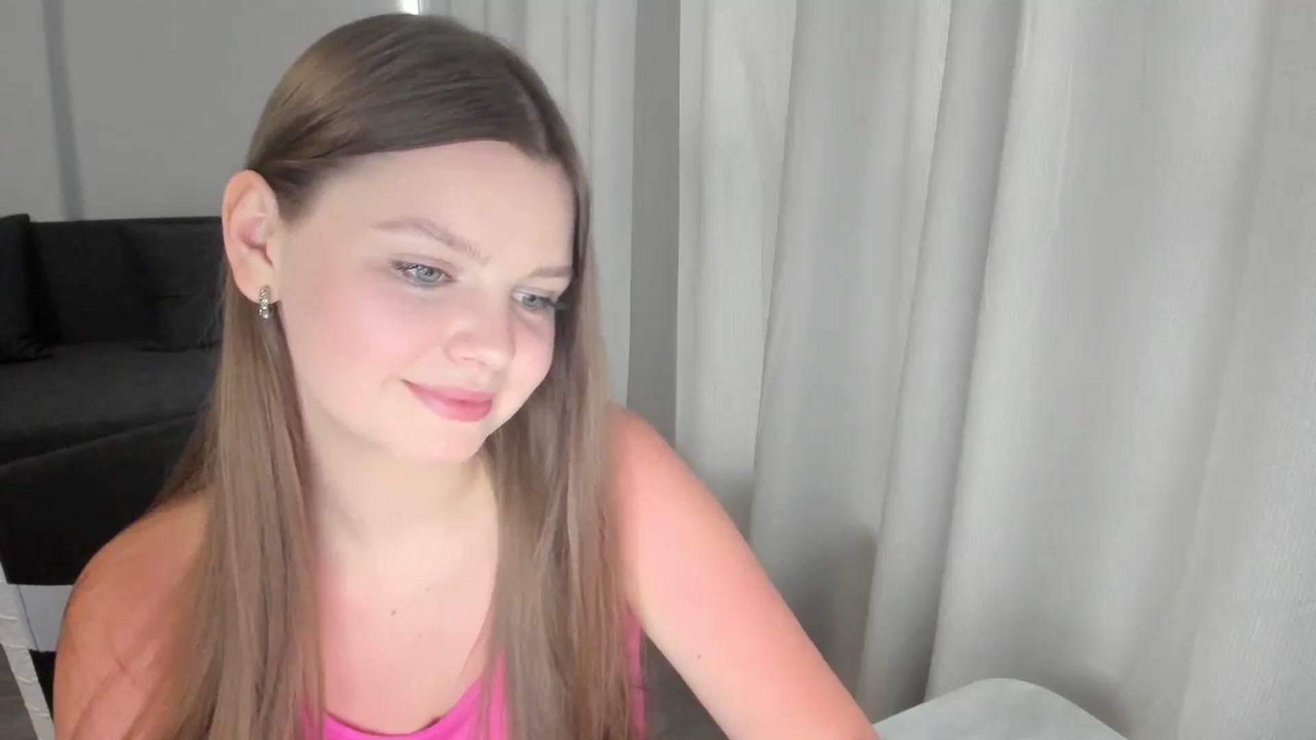 Gallery image thumbnail from Annaneon's myfreecams stream on, 06/11/2025, 15:36 image 12 of 20