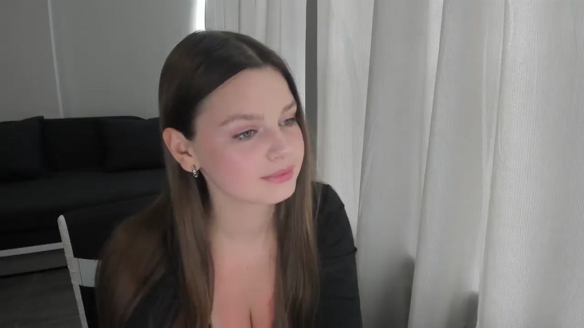 Gallery image thumbnail from Annaneon's myfreecams stream on, 06/12/2025, 12:46 image 13 of 20