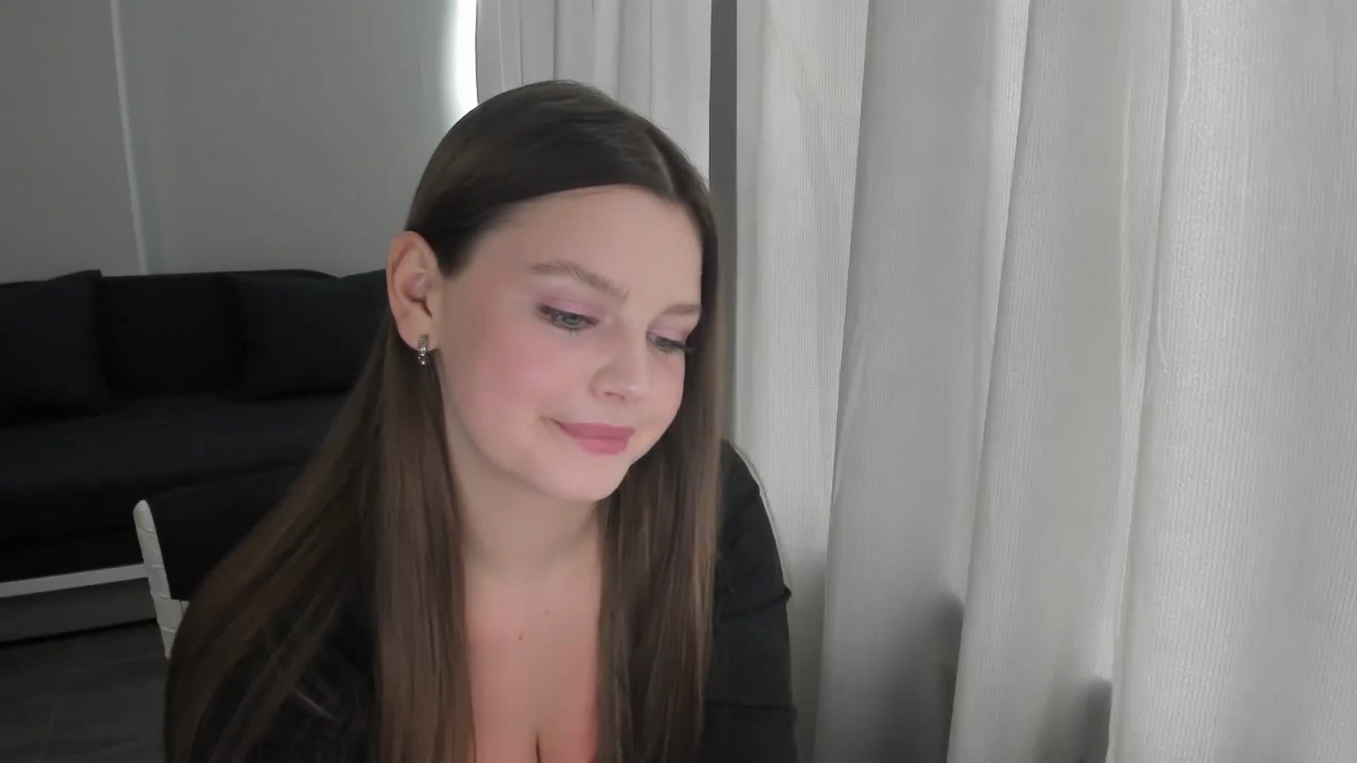 Gallery image thumbnail from Annaneon's myfreecams stream on, 06/12/2025, 12:46 image 12 of 20