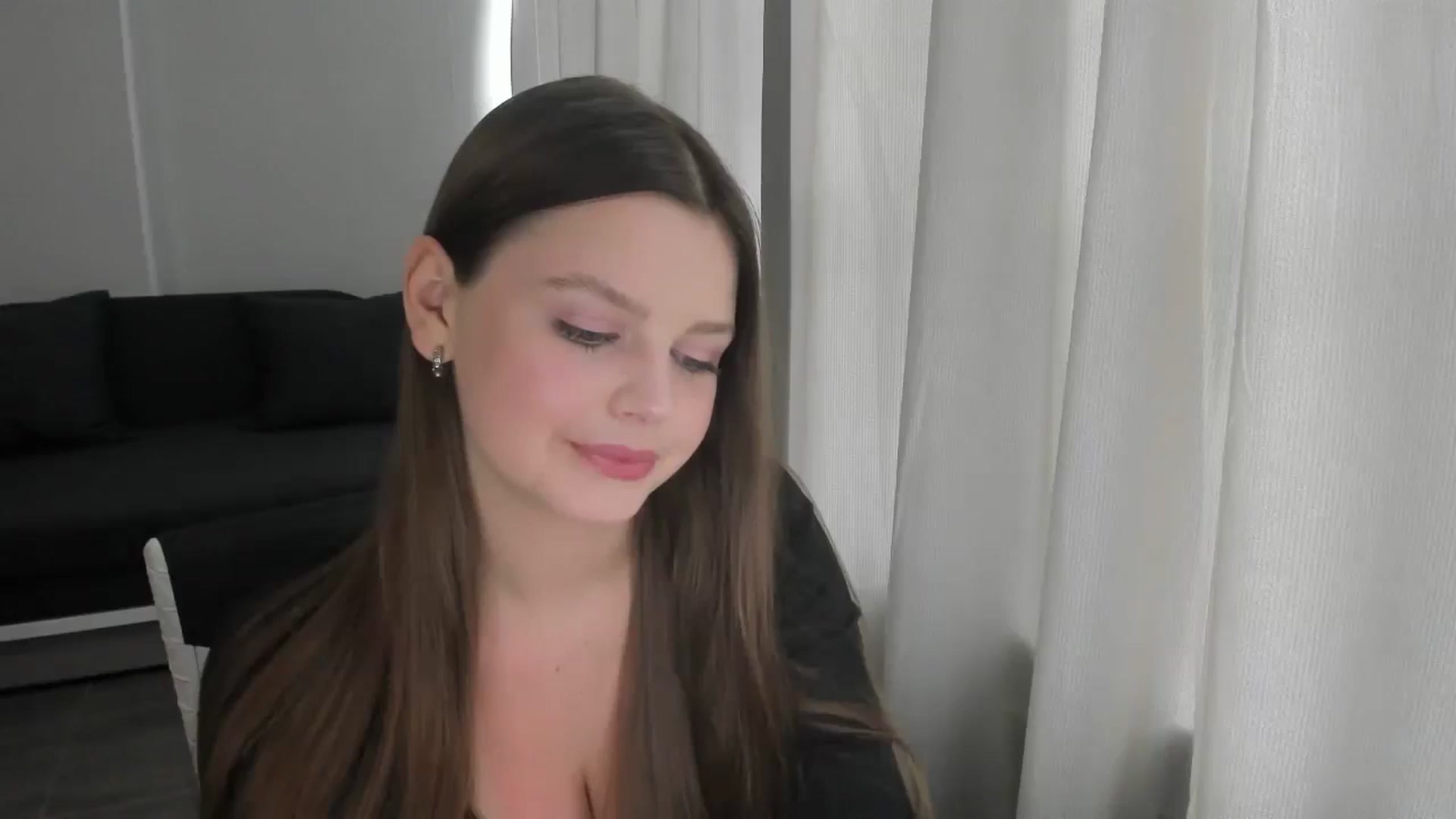 Gallery image thumbnail from Annaneon's myfreecams stream on, 06/12/2025, 12:46 image 6 of 20