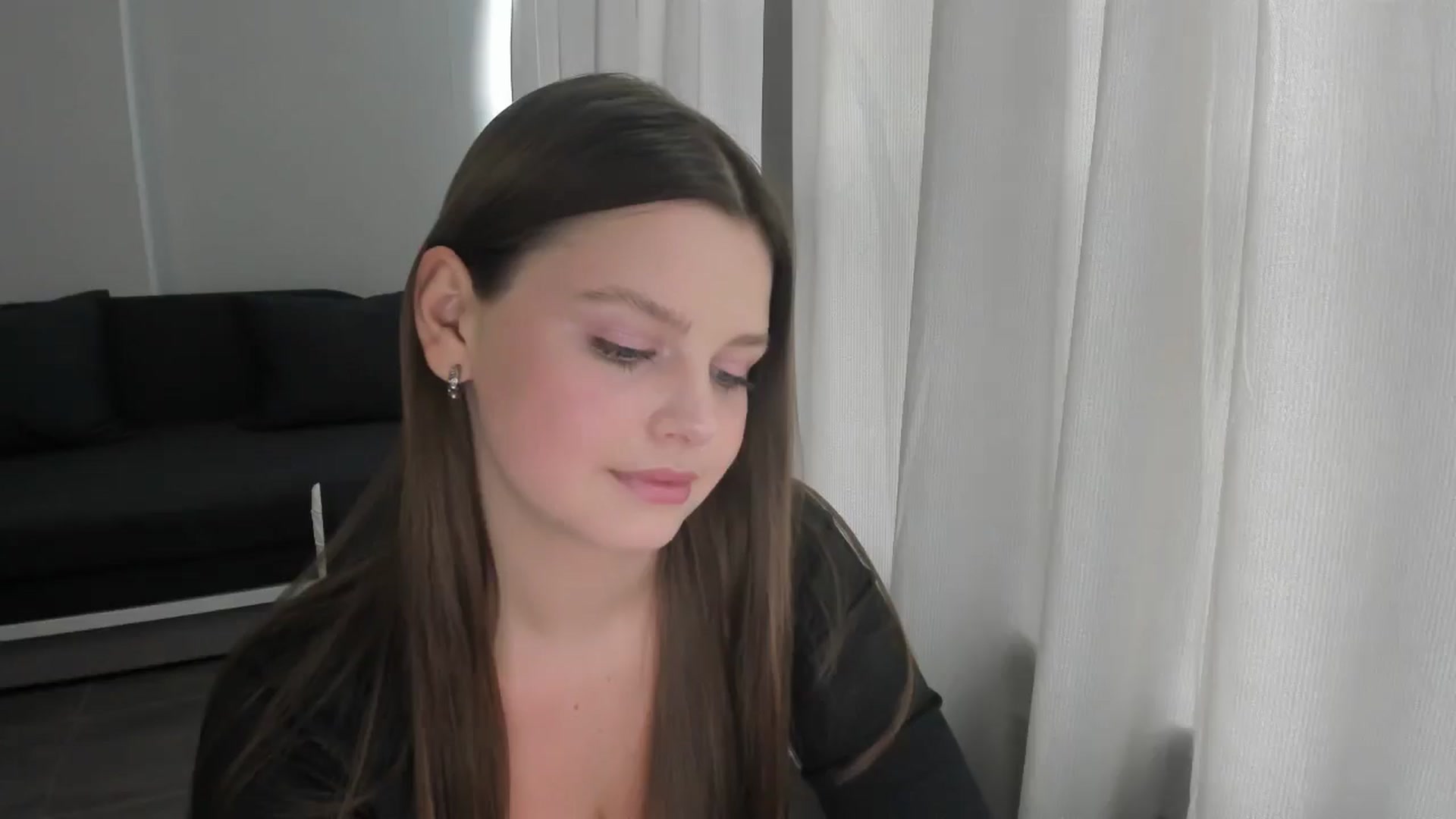 Gallery image thumbnail from Annaneon's myfreecams stream on, 06/12/2025, 12:46 image 20 of 20