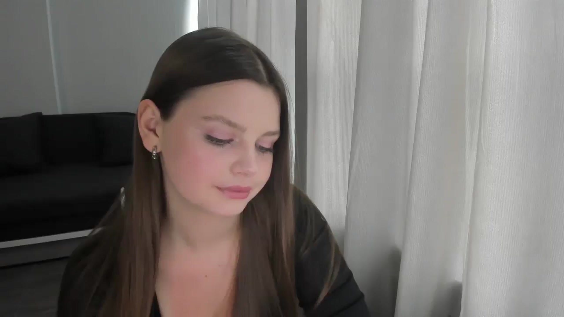 Gallery image thumbnail from Annaneon's myfreecams stream on, 06/12/2025, 12:46 image 19 of 20