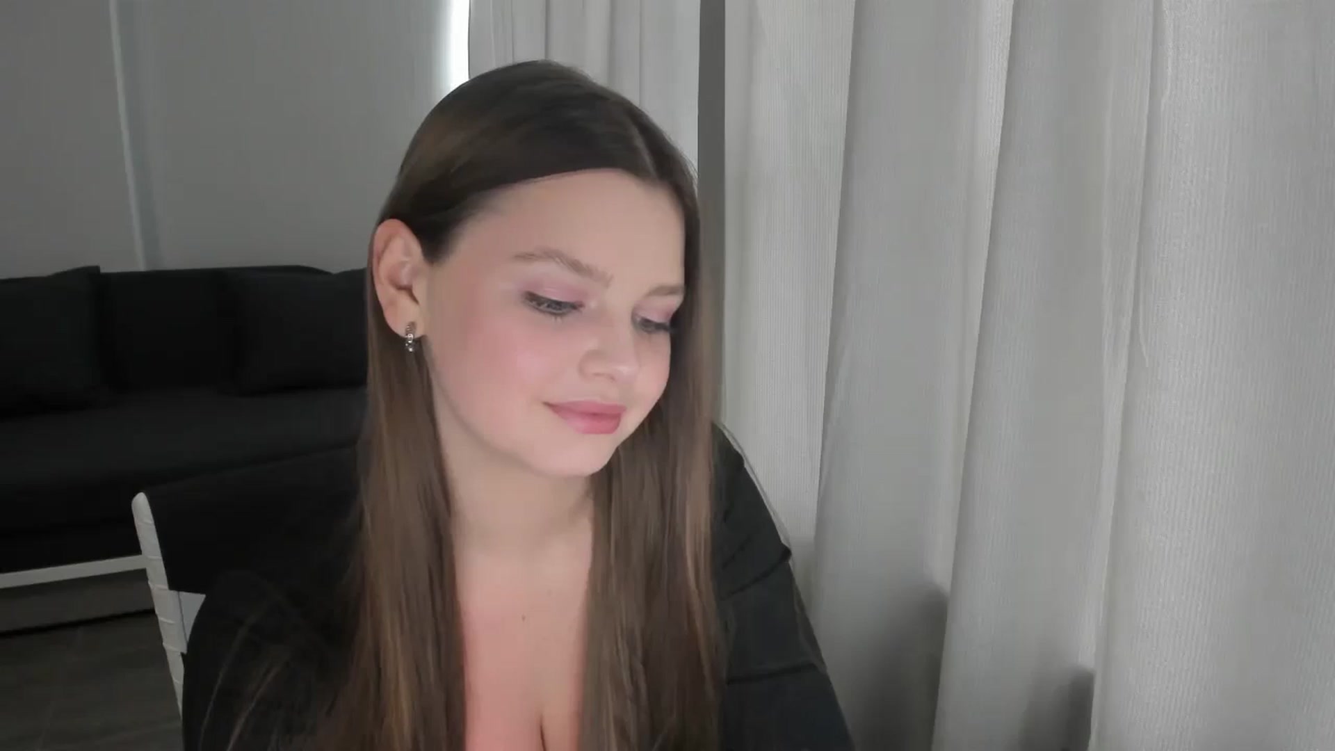 Gallery image thumbnail from Annaneon's myfreecams stream on, 06/12/2025, 12:46 image 10 of 20