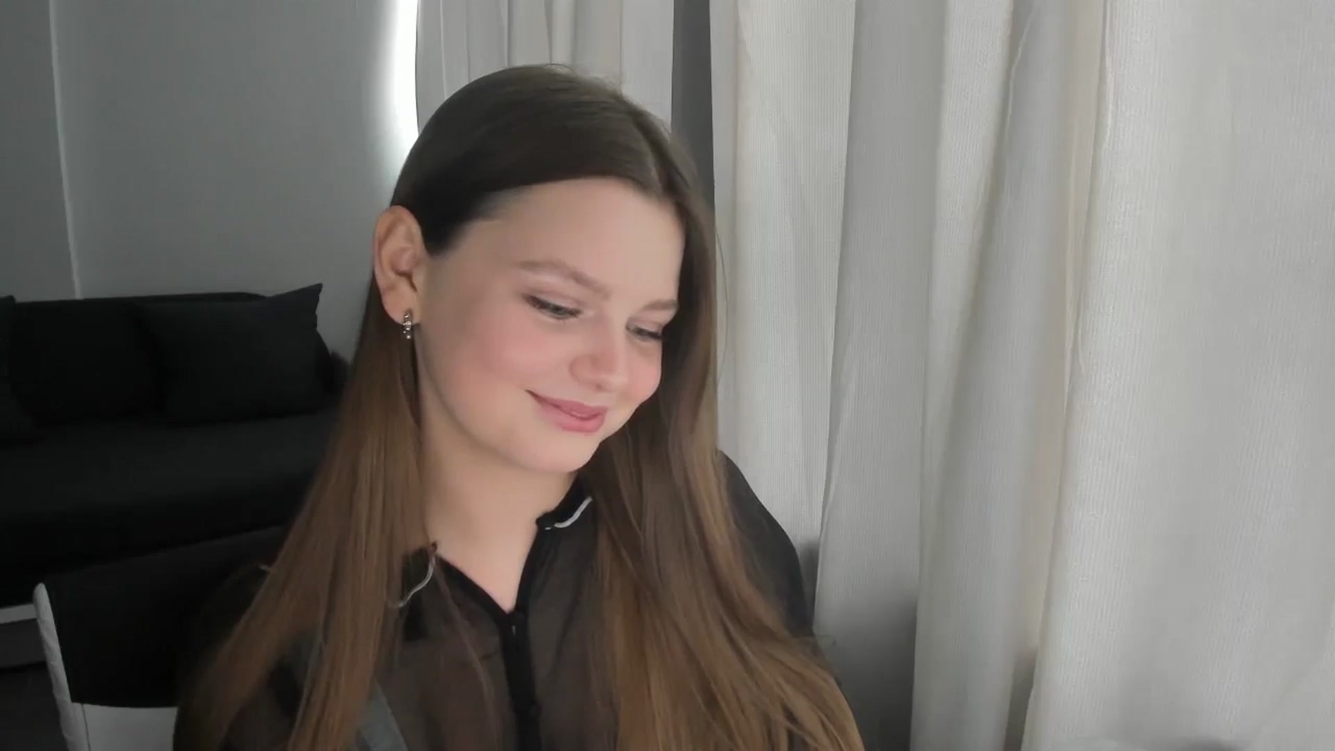 Gallery image thumbnail from Annaneon's myfreecams stream on, 06/15/2025, 11:52 image 11 of 20