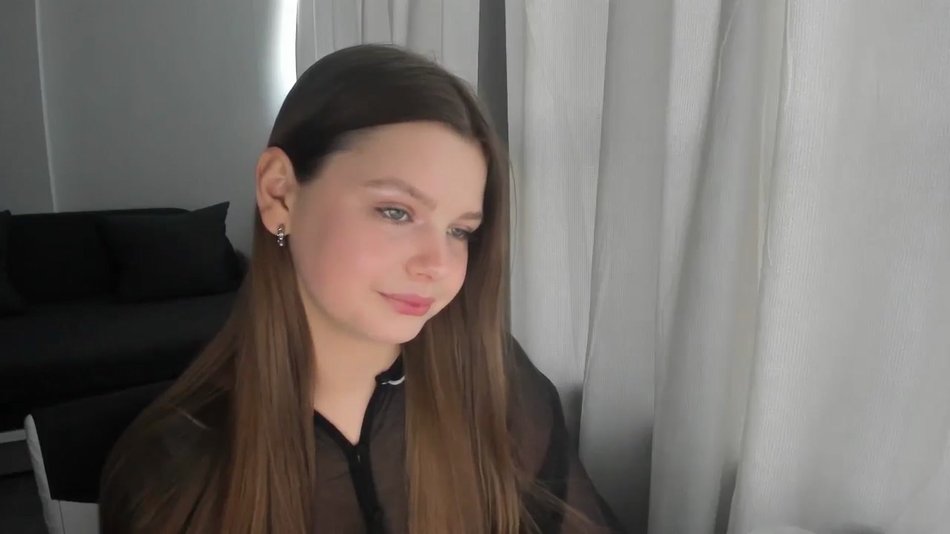 Gallery image thumbnail from Annaneon's myfreecams stream on, 06/15/2025, 11:52 image 4 of 20