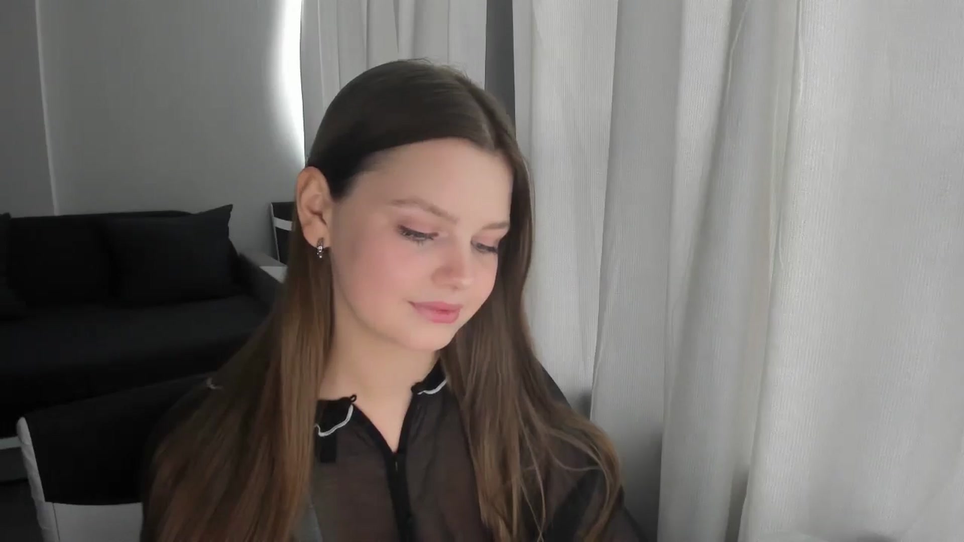 Gallery image thumbnail from Annaneon's myfreecams stream on, 06/15/2025, 11:52 image 18 of 20